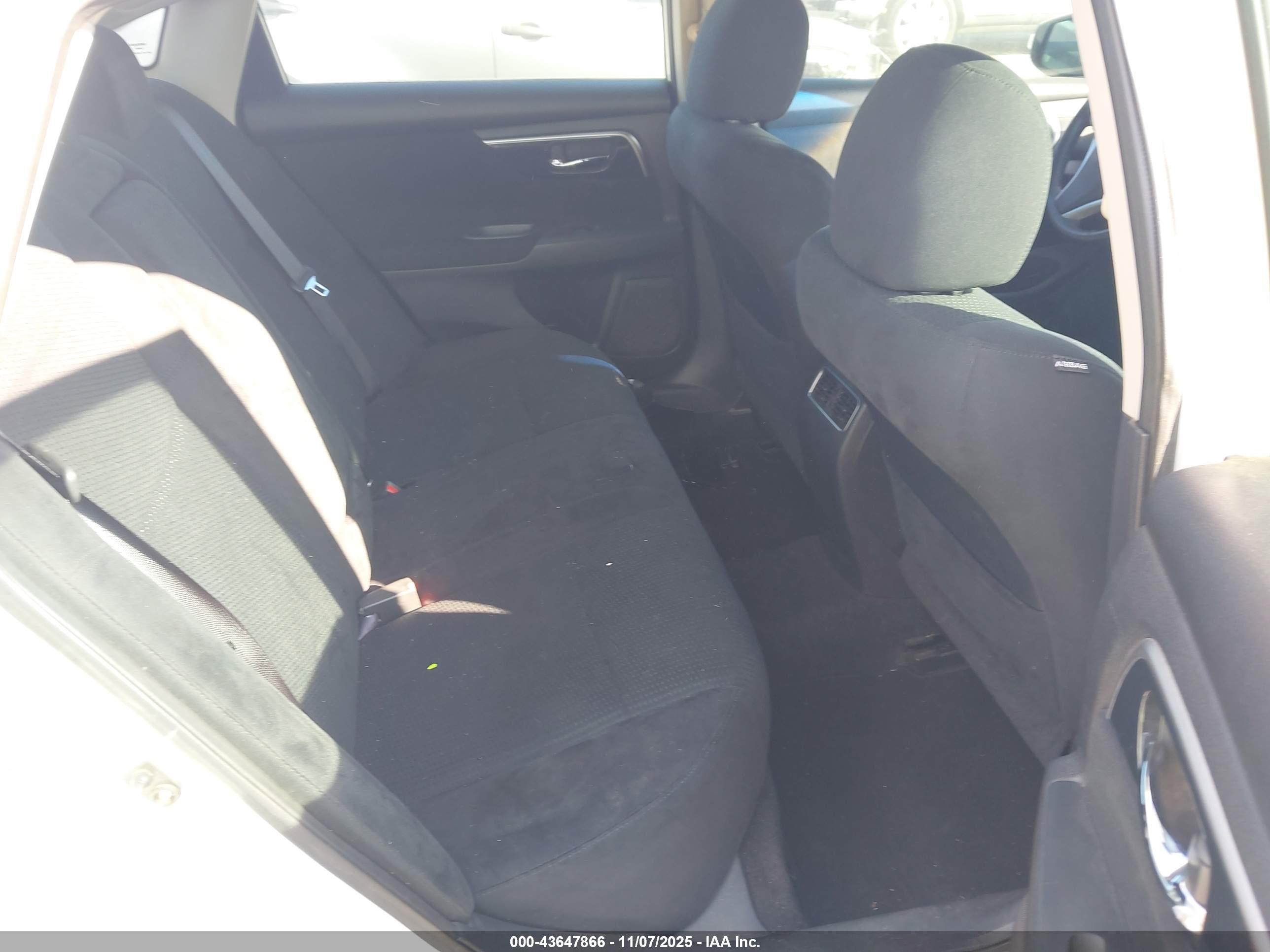 NISSAN ALTIMA image 8