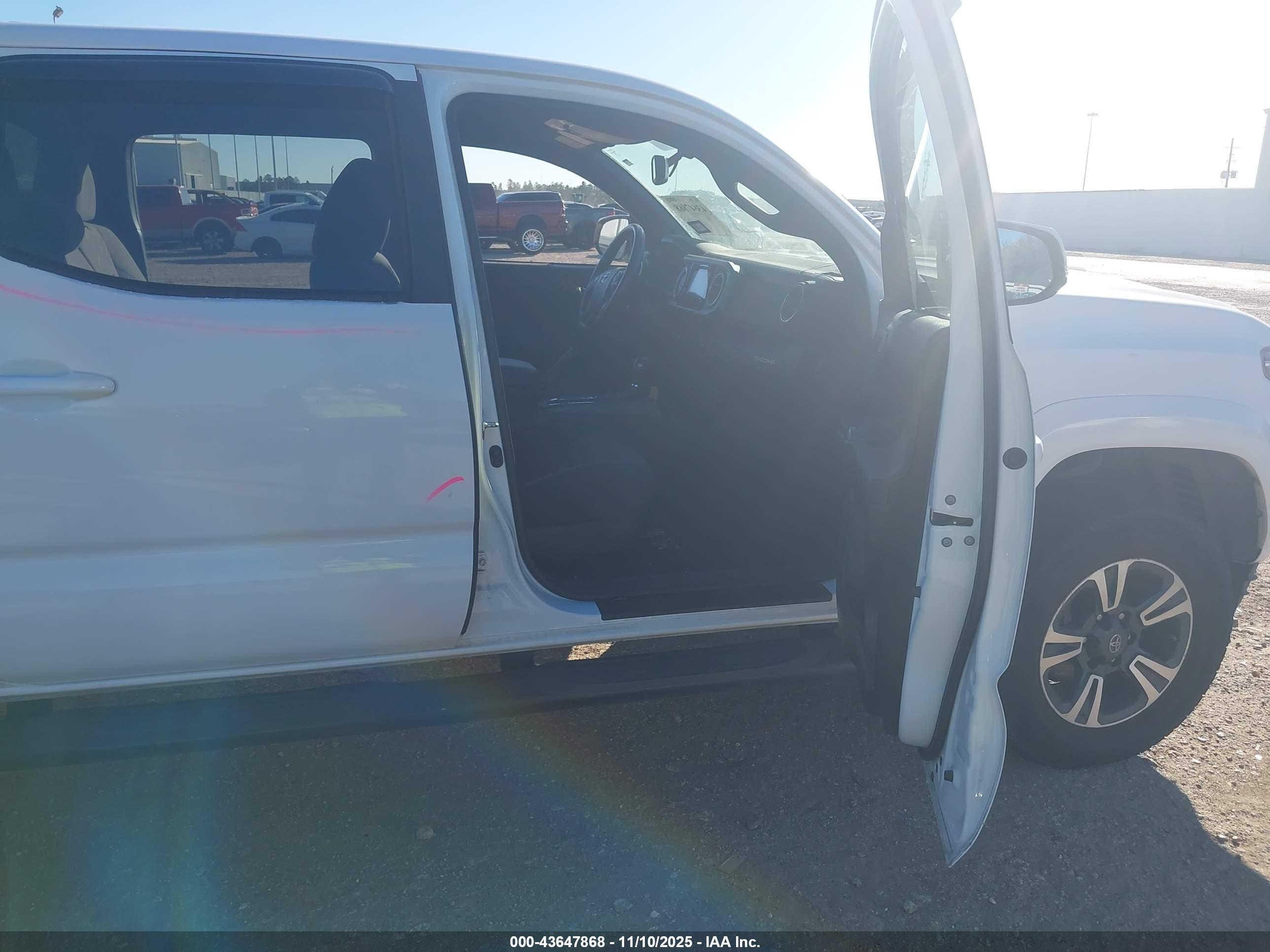 TOYOTA TACOMA image 5