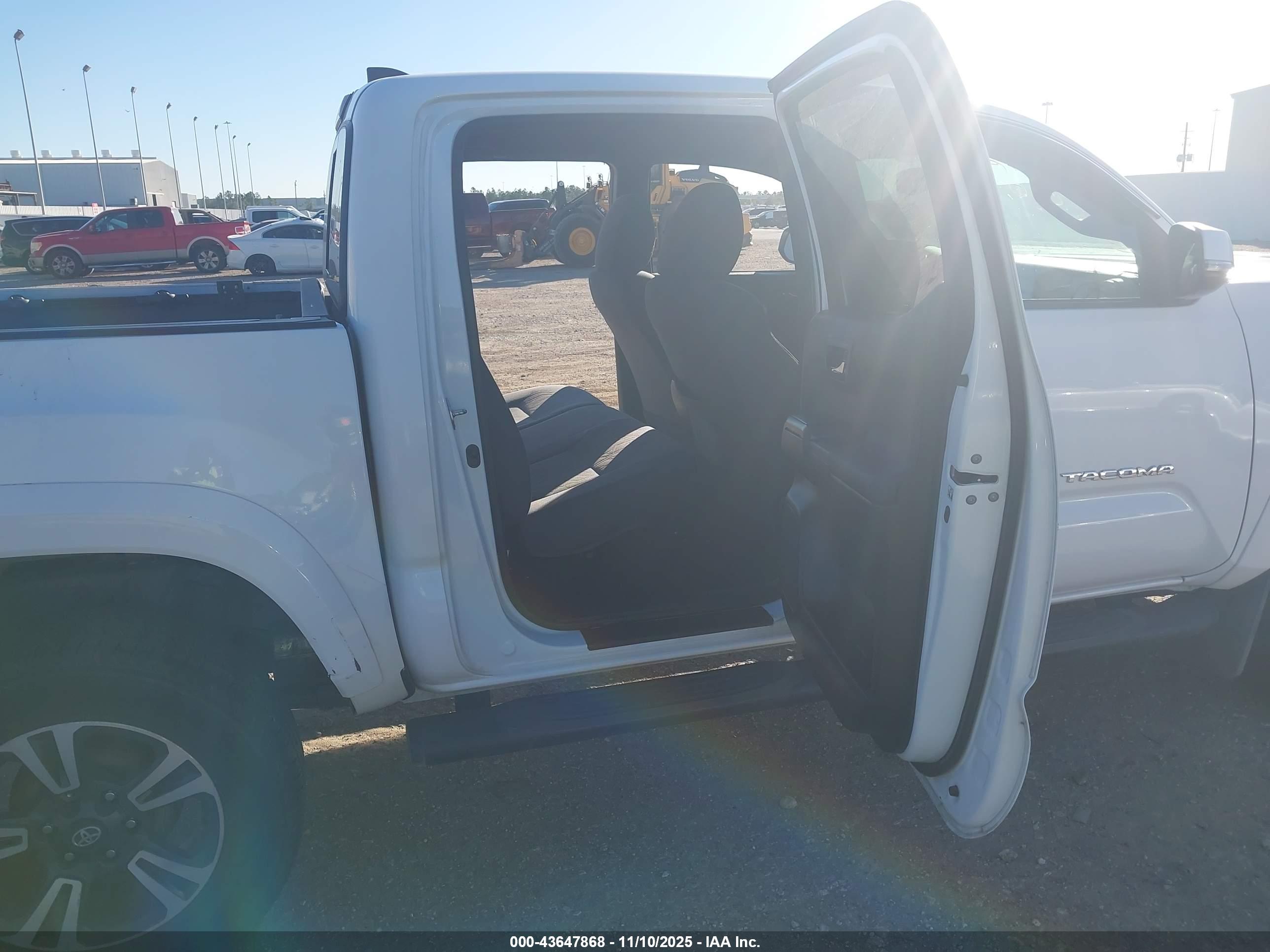 TOYOTA TACOMA image 8