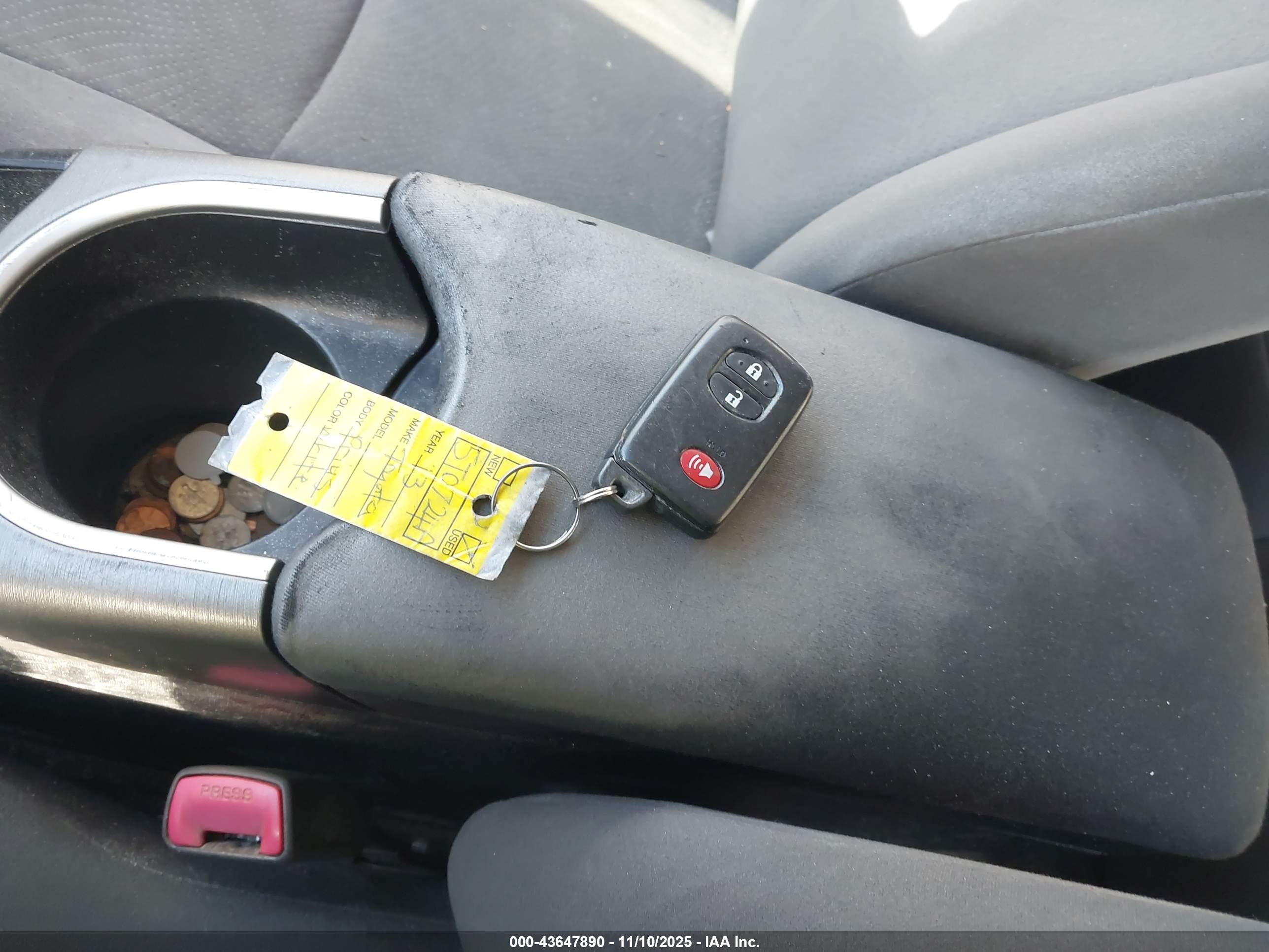 TOYOTA PRIUS image 11