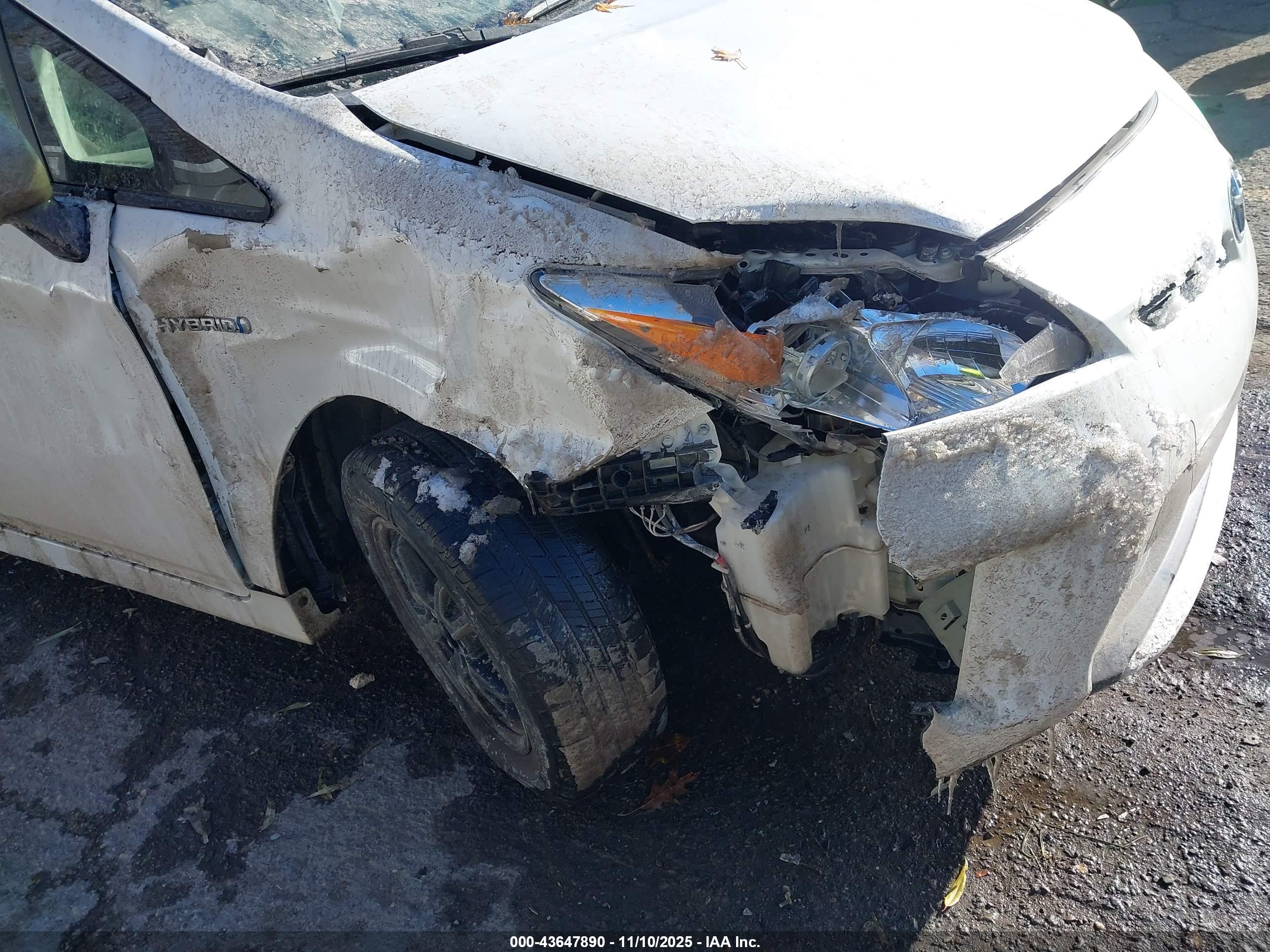 TOYOTA PRIUS image 6