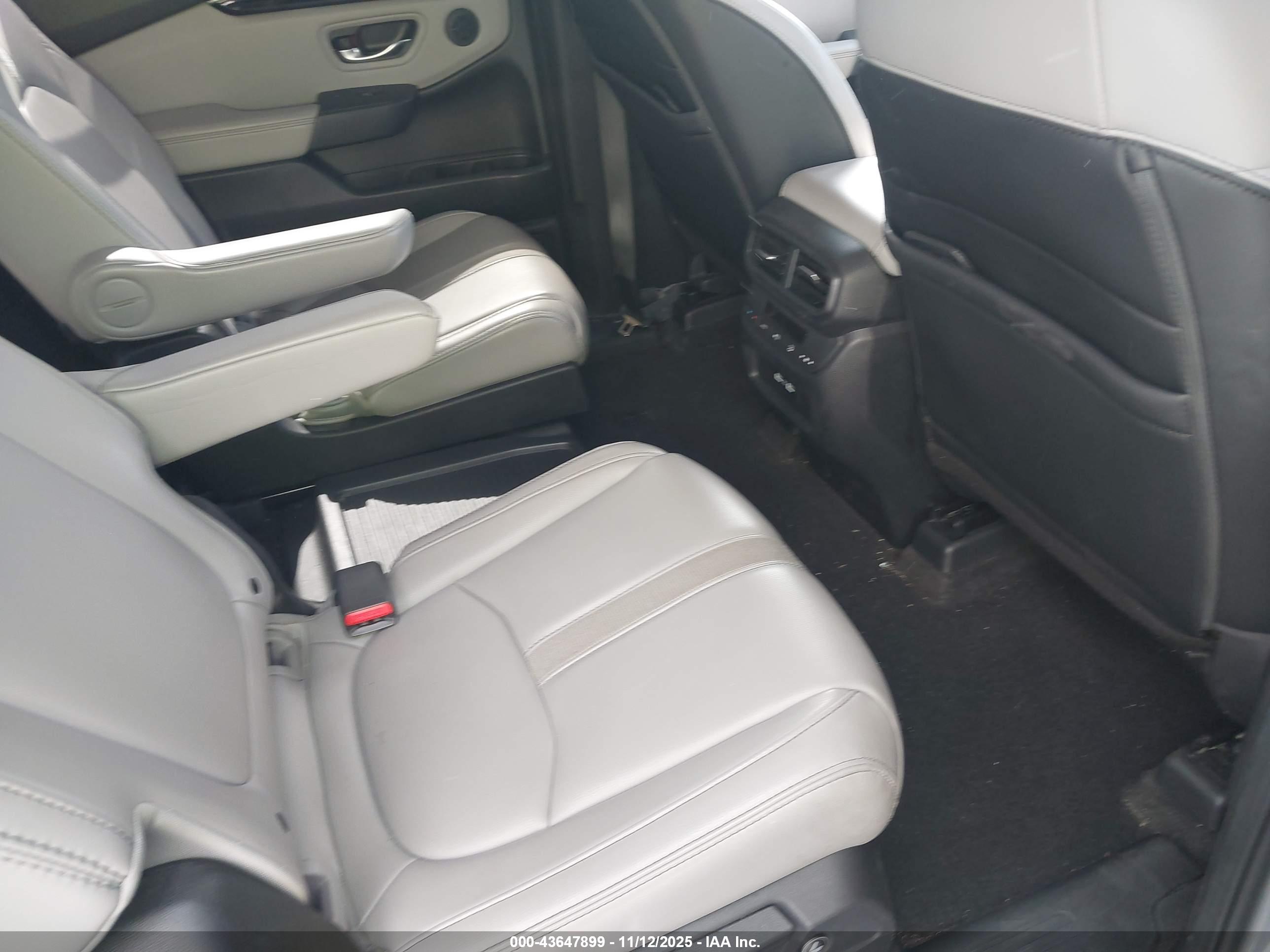 HONDA PILOT image 8