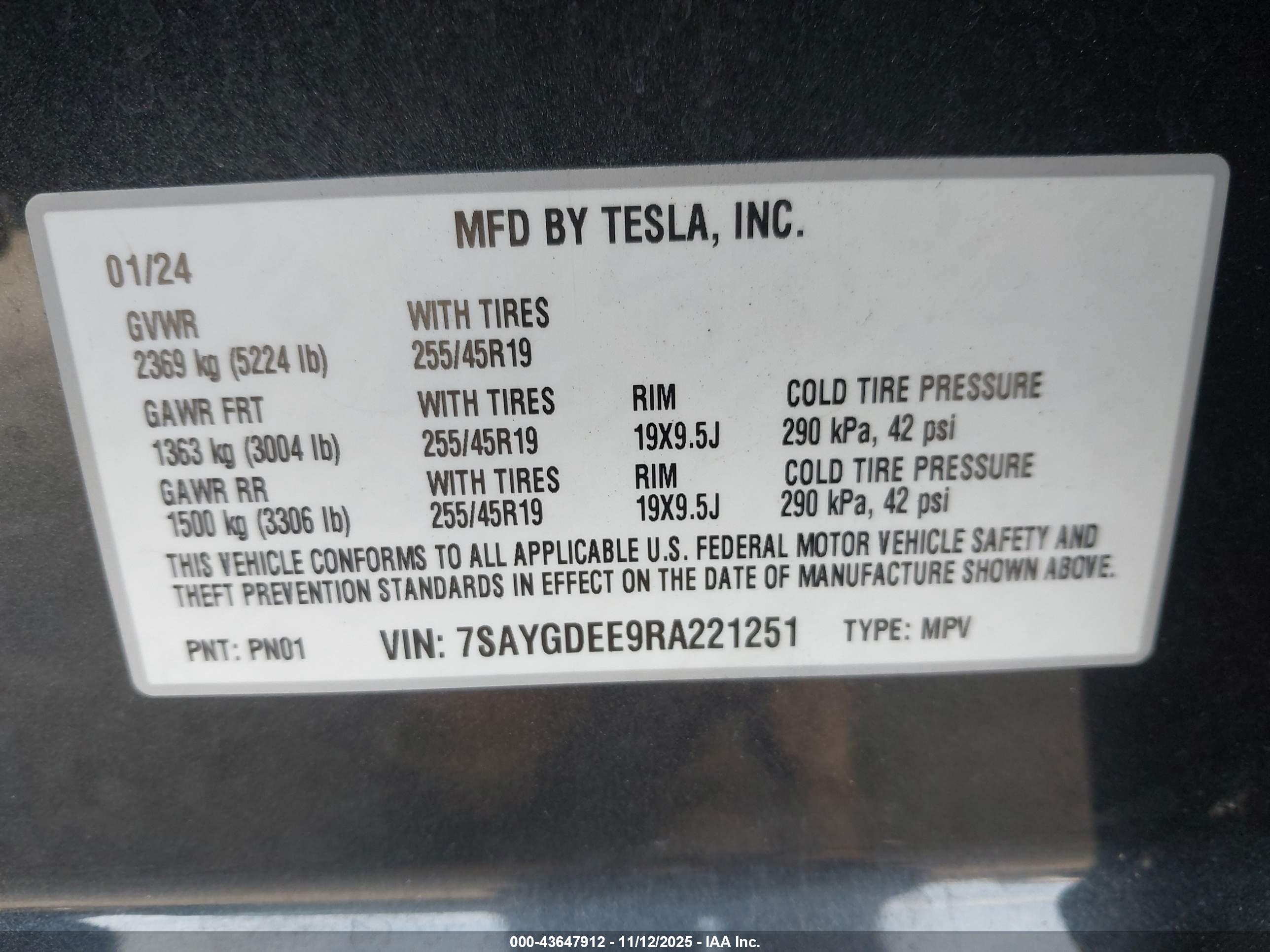 TESLA MODEL image 9