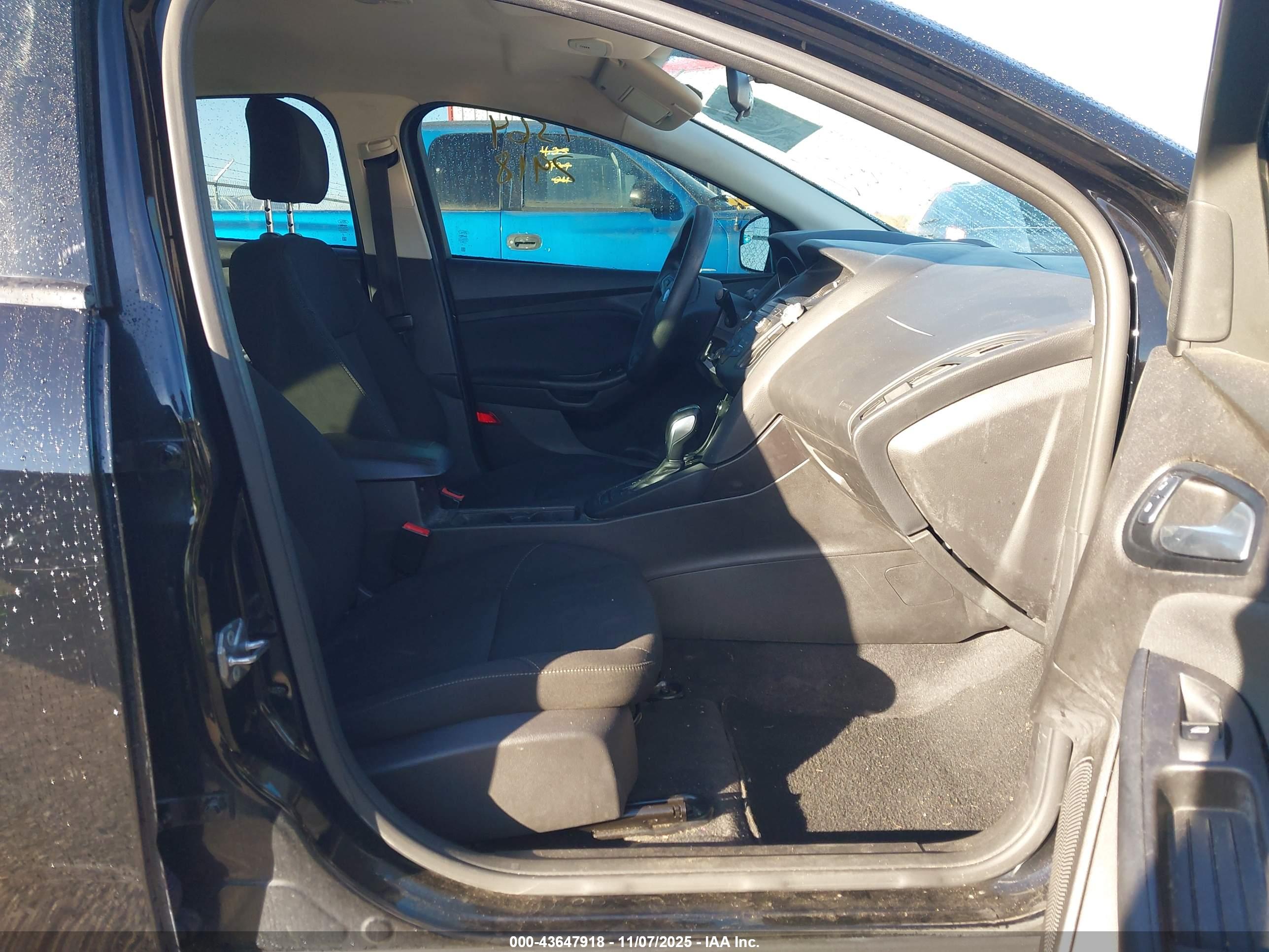 FORD FOCUS image 5