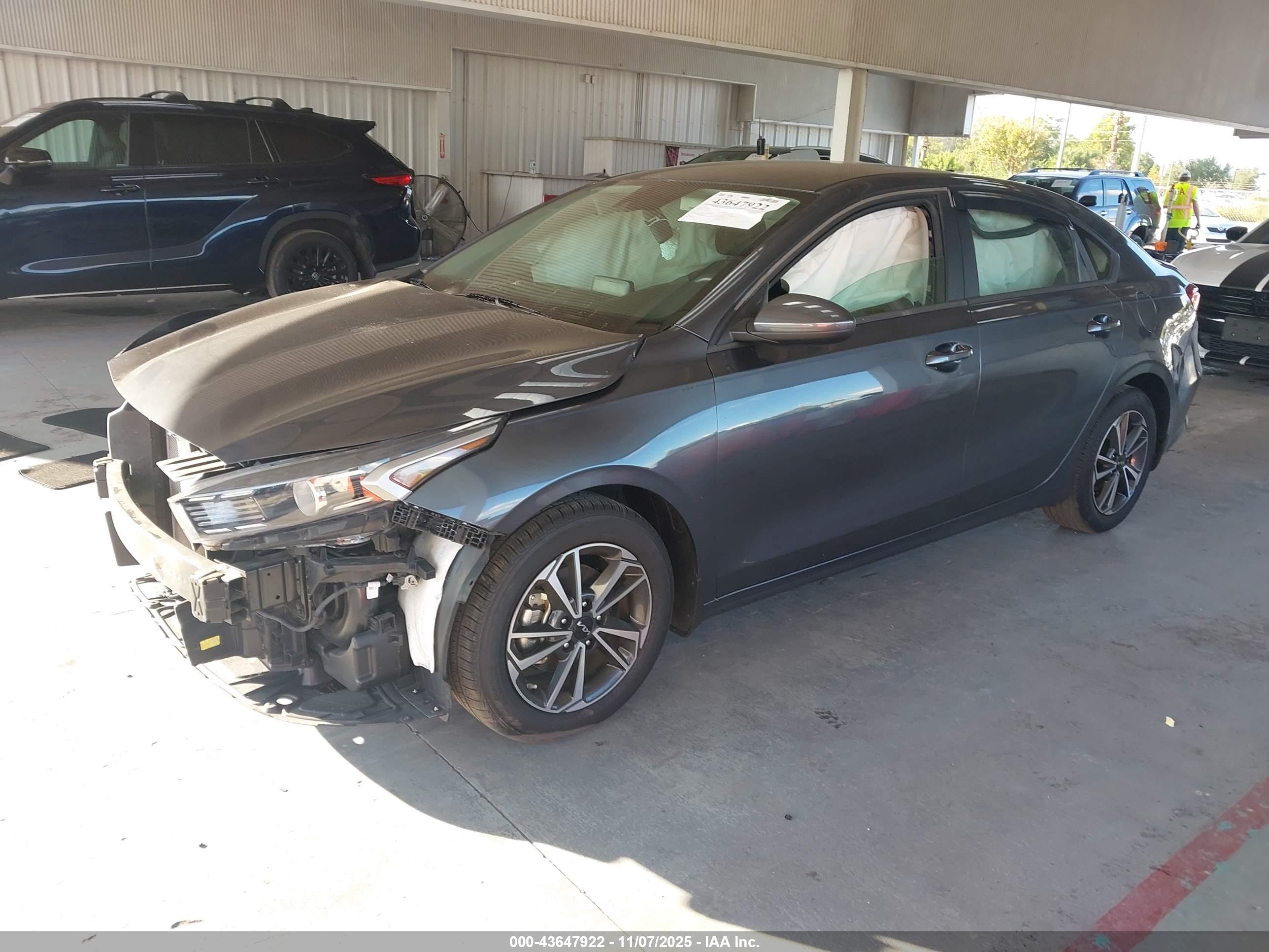 KIA FORTE image 2