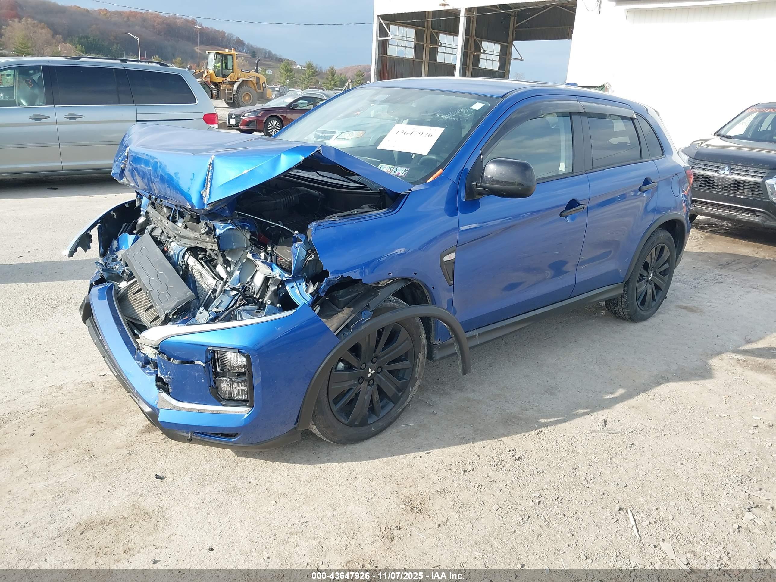 MITSUBISHI OUTLANDER image 2