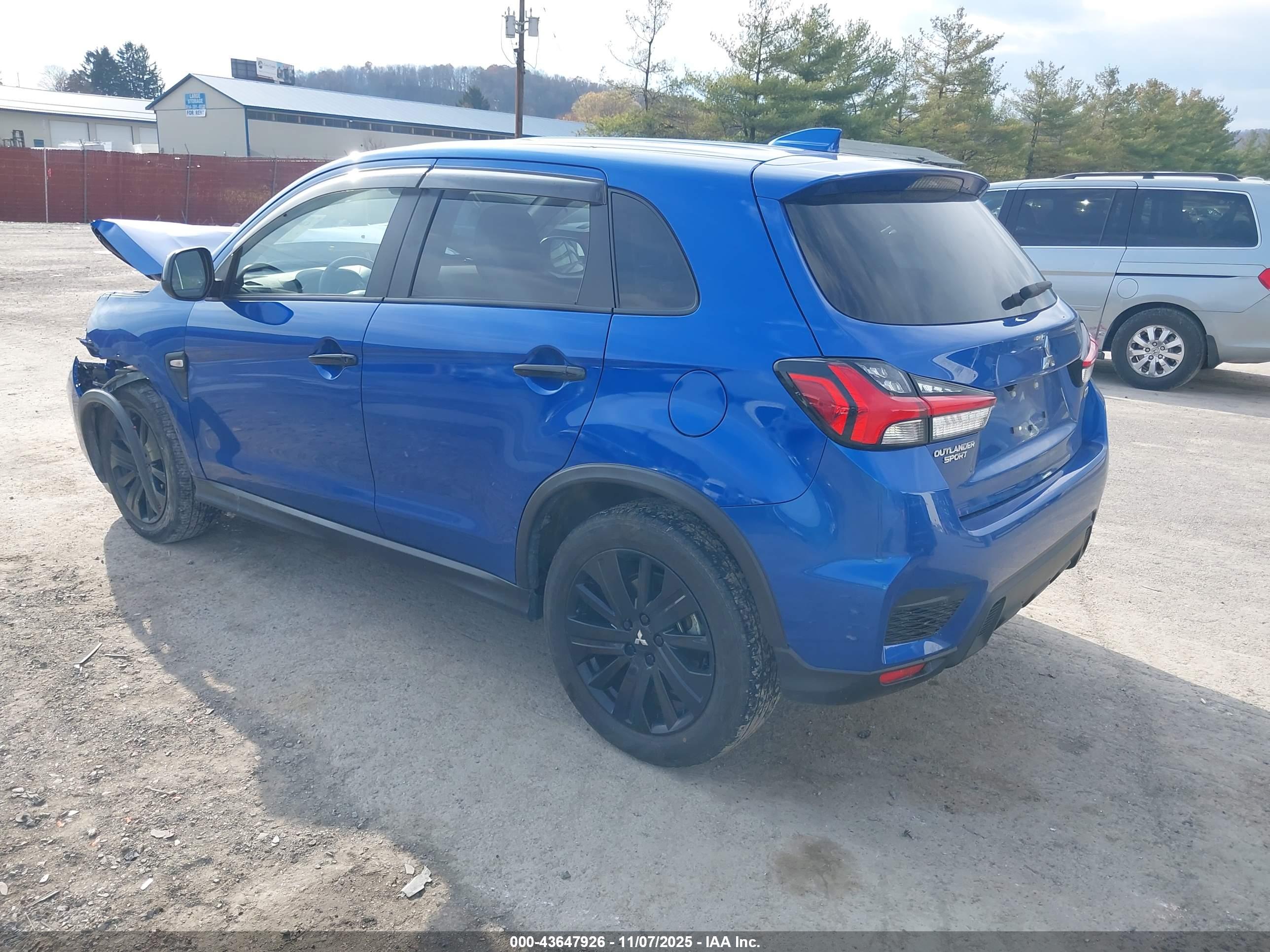 MITSUBISHI OUTLANDER image 3