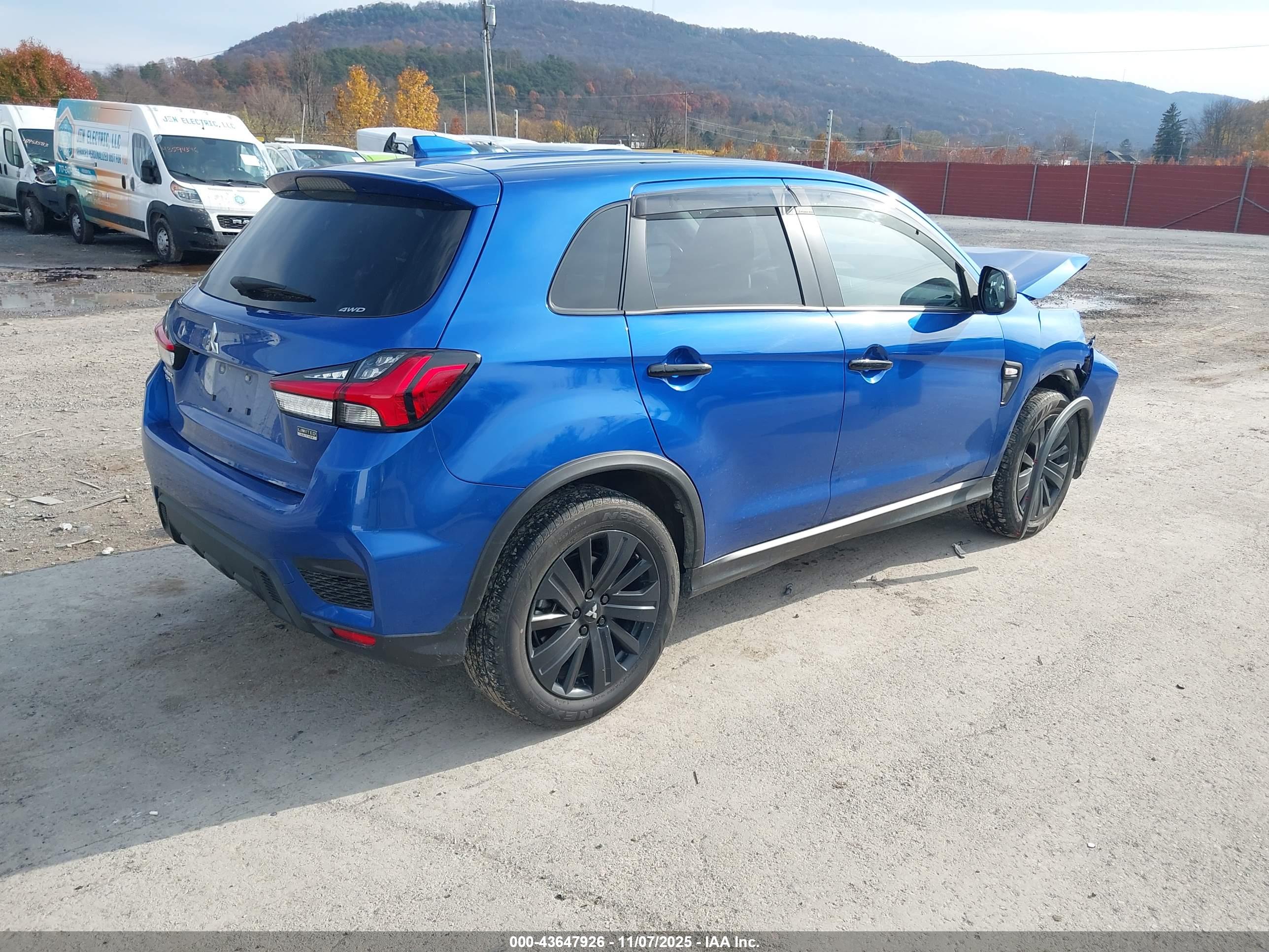 MITSUBISHI OUTLANDER image 4
