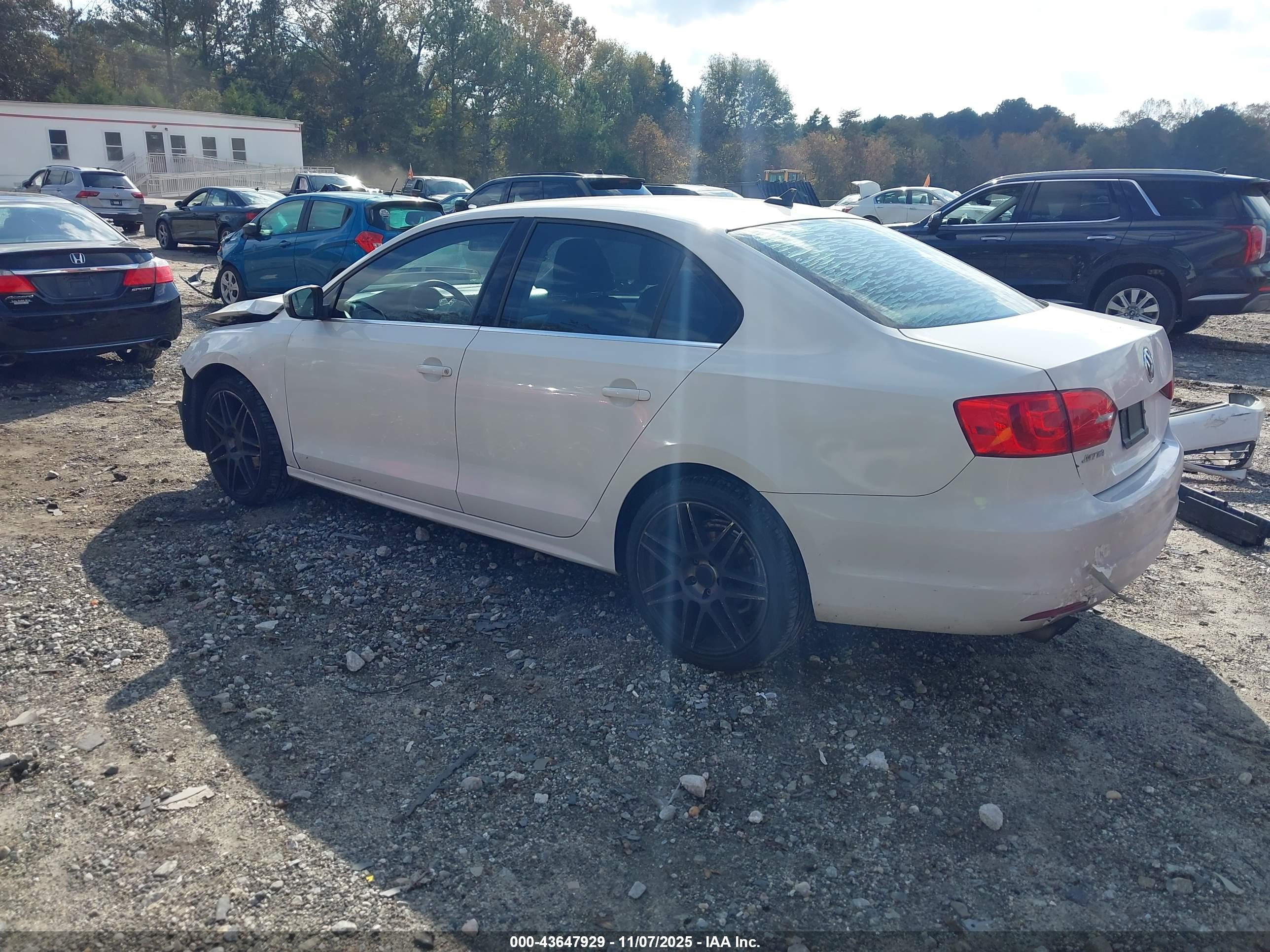 VOLKSWAGEN JETTA image 3