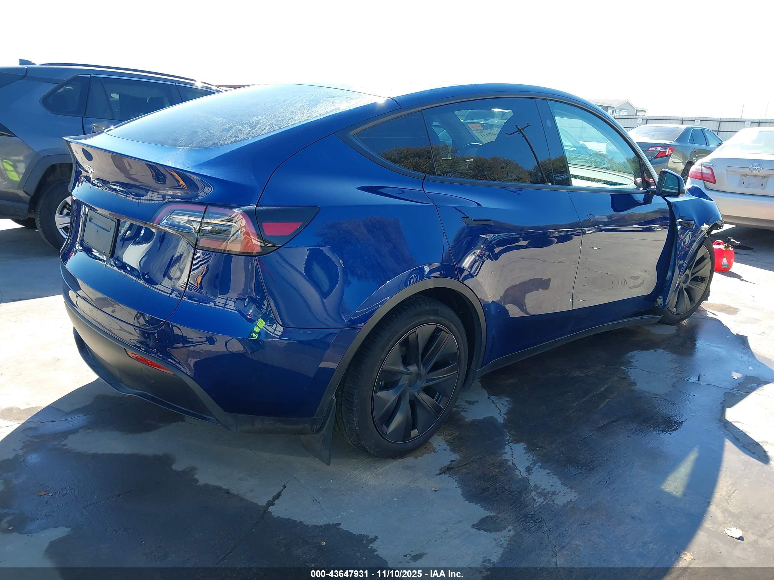 TESLA MODEL image 4