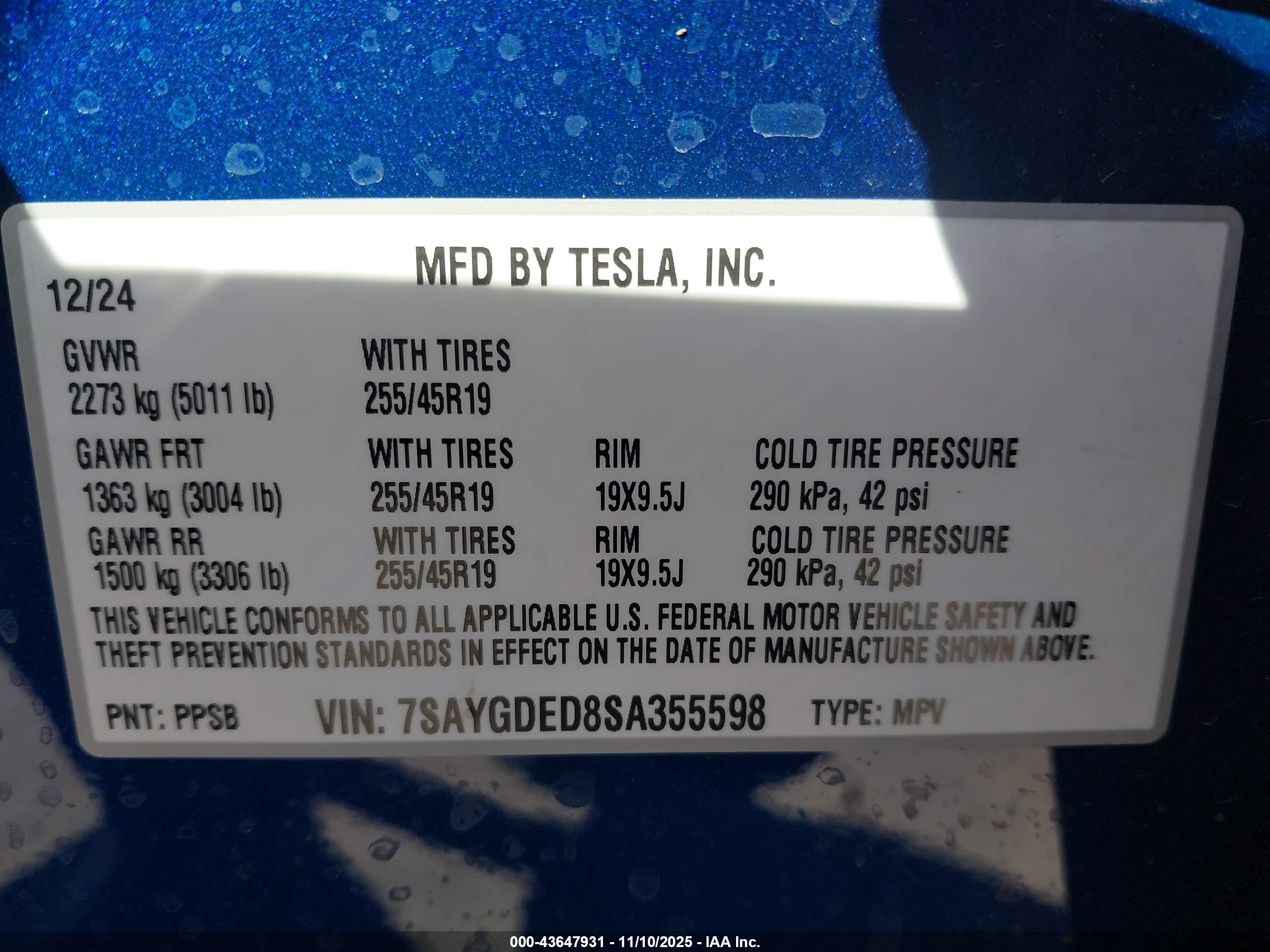 TESLA MODEL image 9