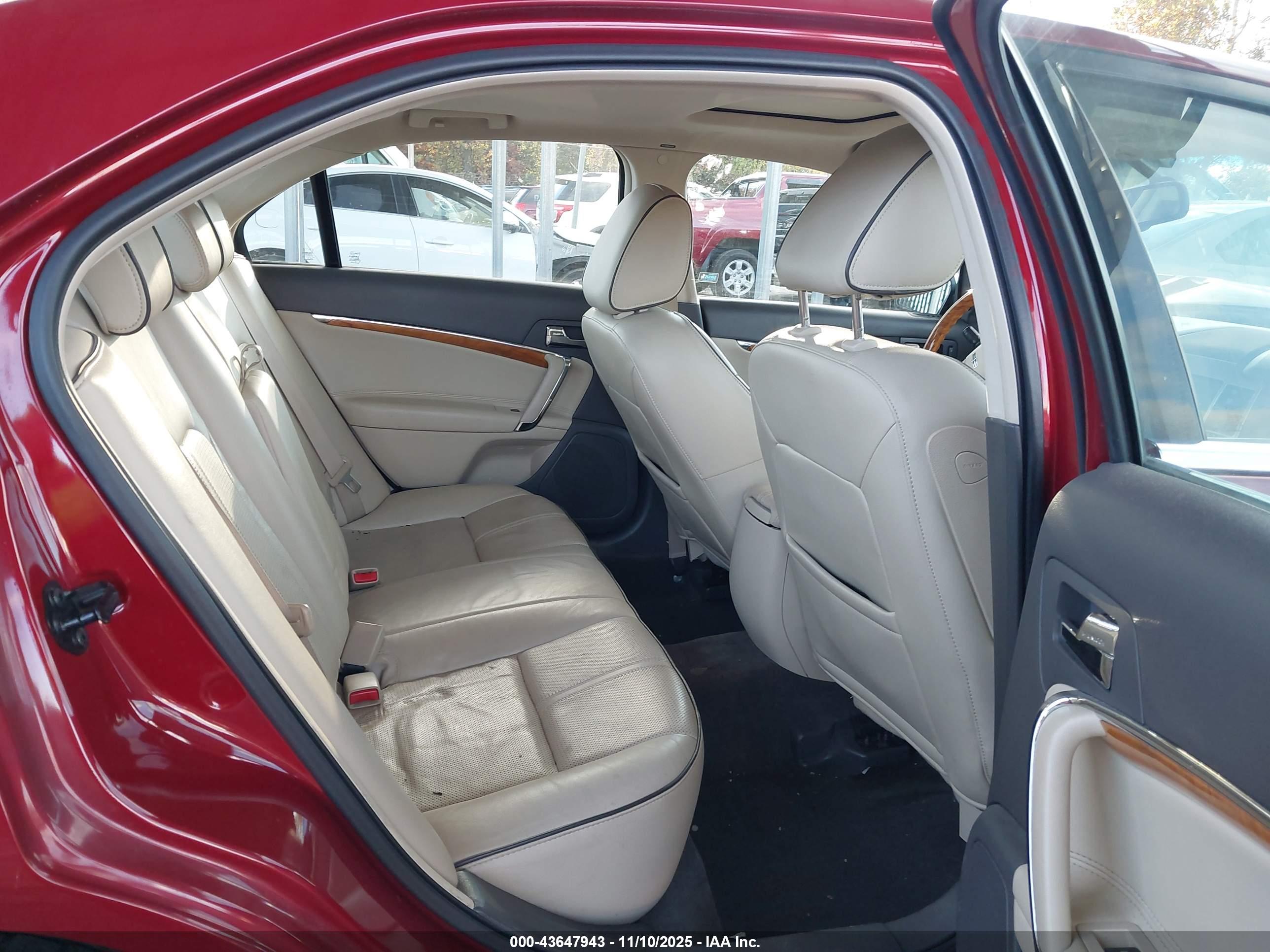 LINCOLN MKZ image 8