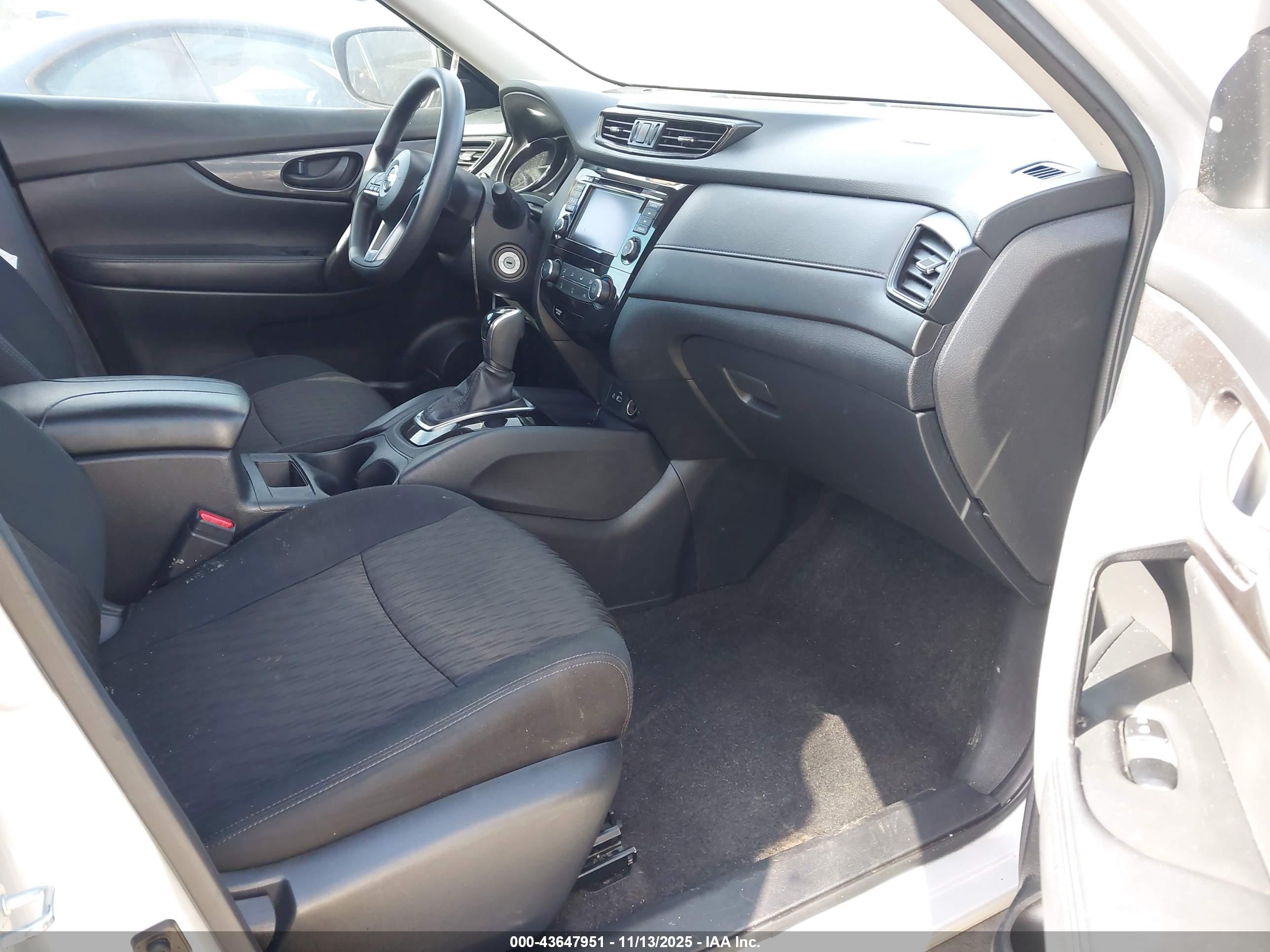 NISSAN ROGUE image 5