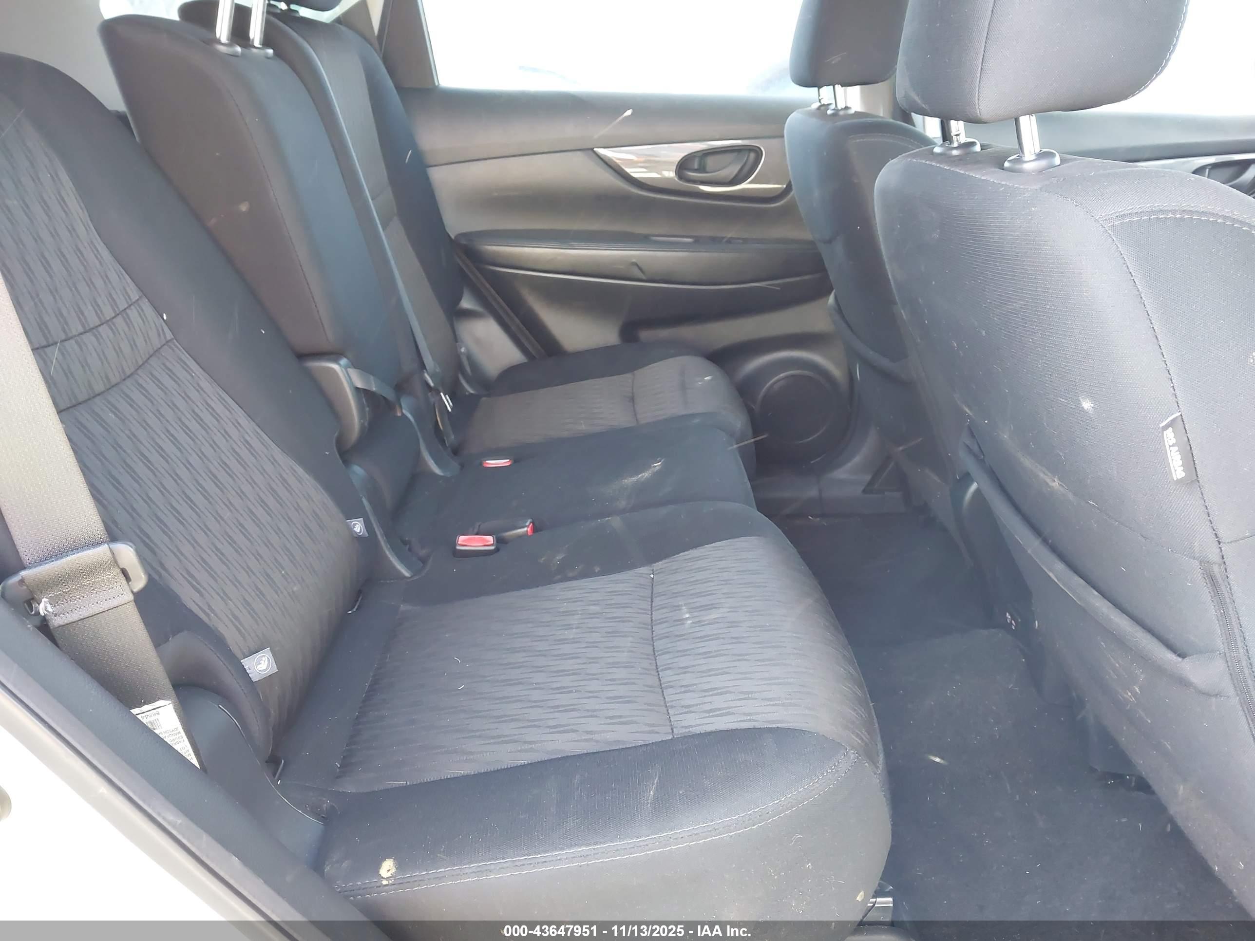 NISSAN ROGUE image 8