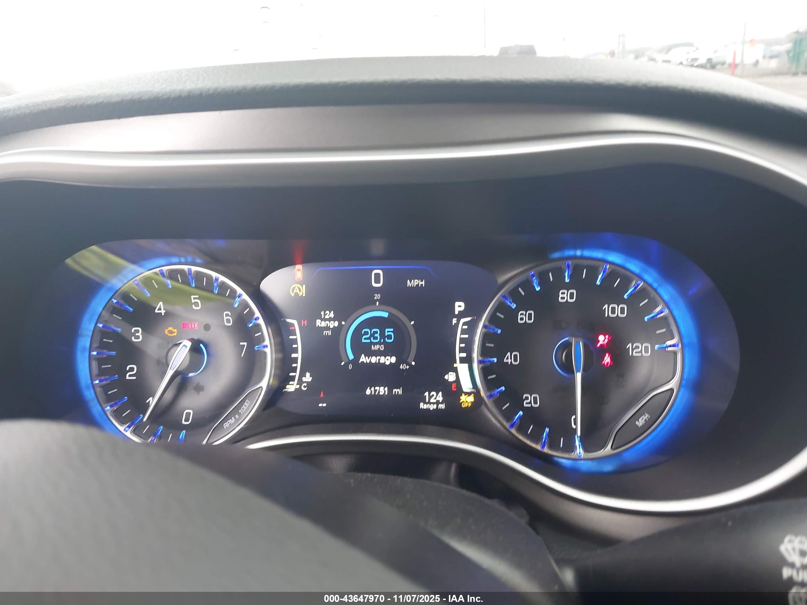 CHRYSLER PACIFICA image 7