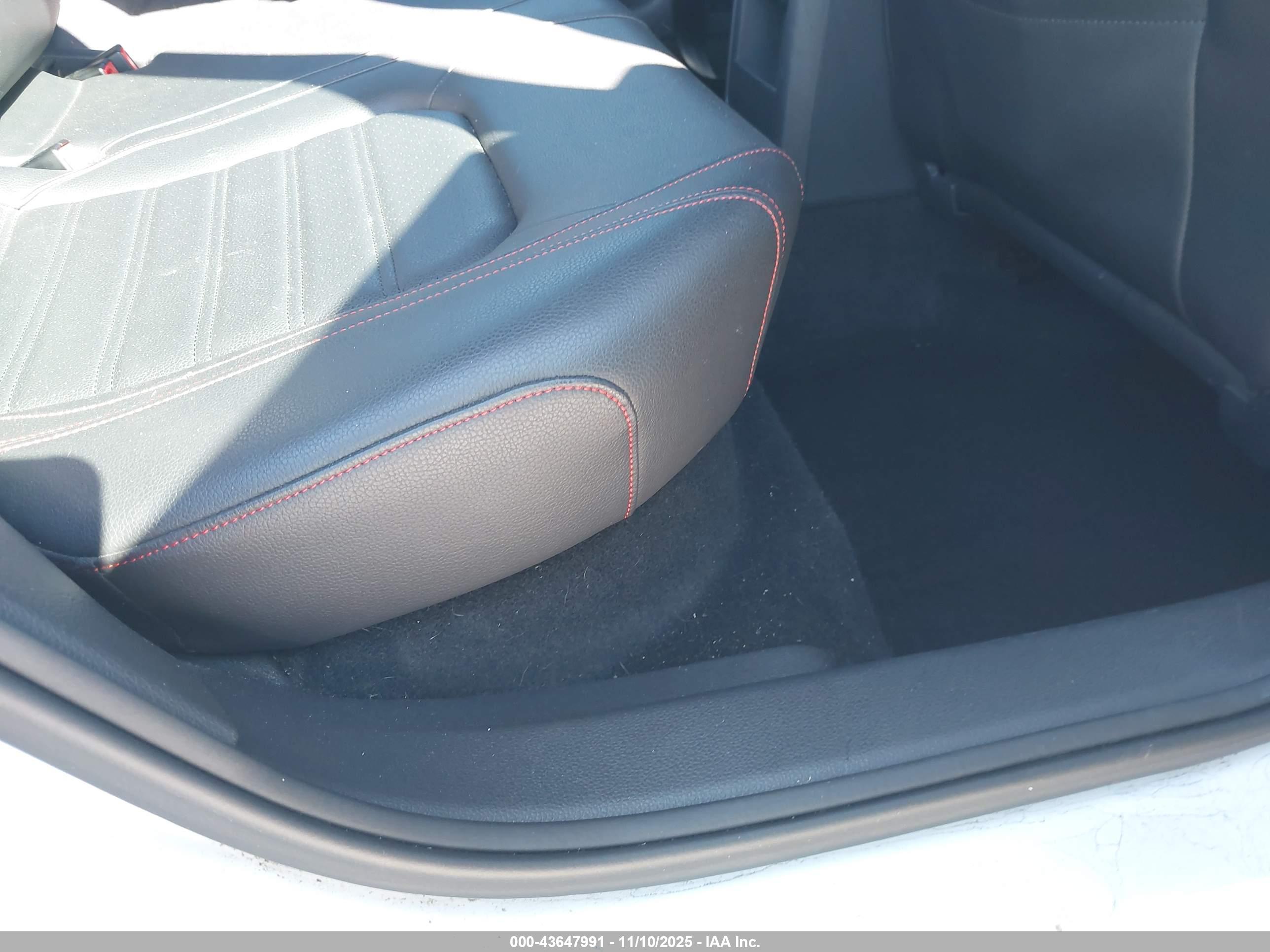 VOLKSWAGEN JETTA image 8