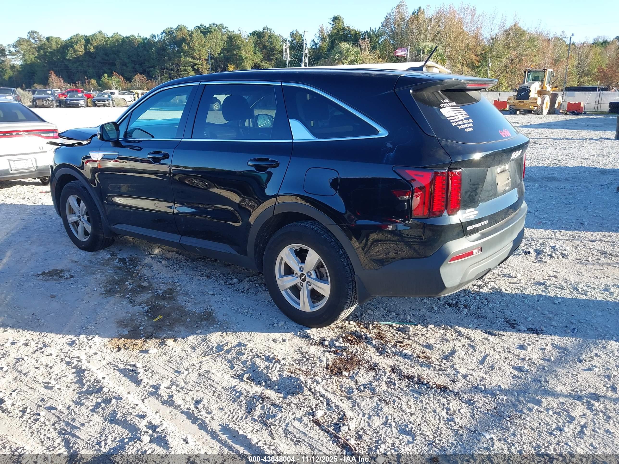 KIA SORENTO image 3