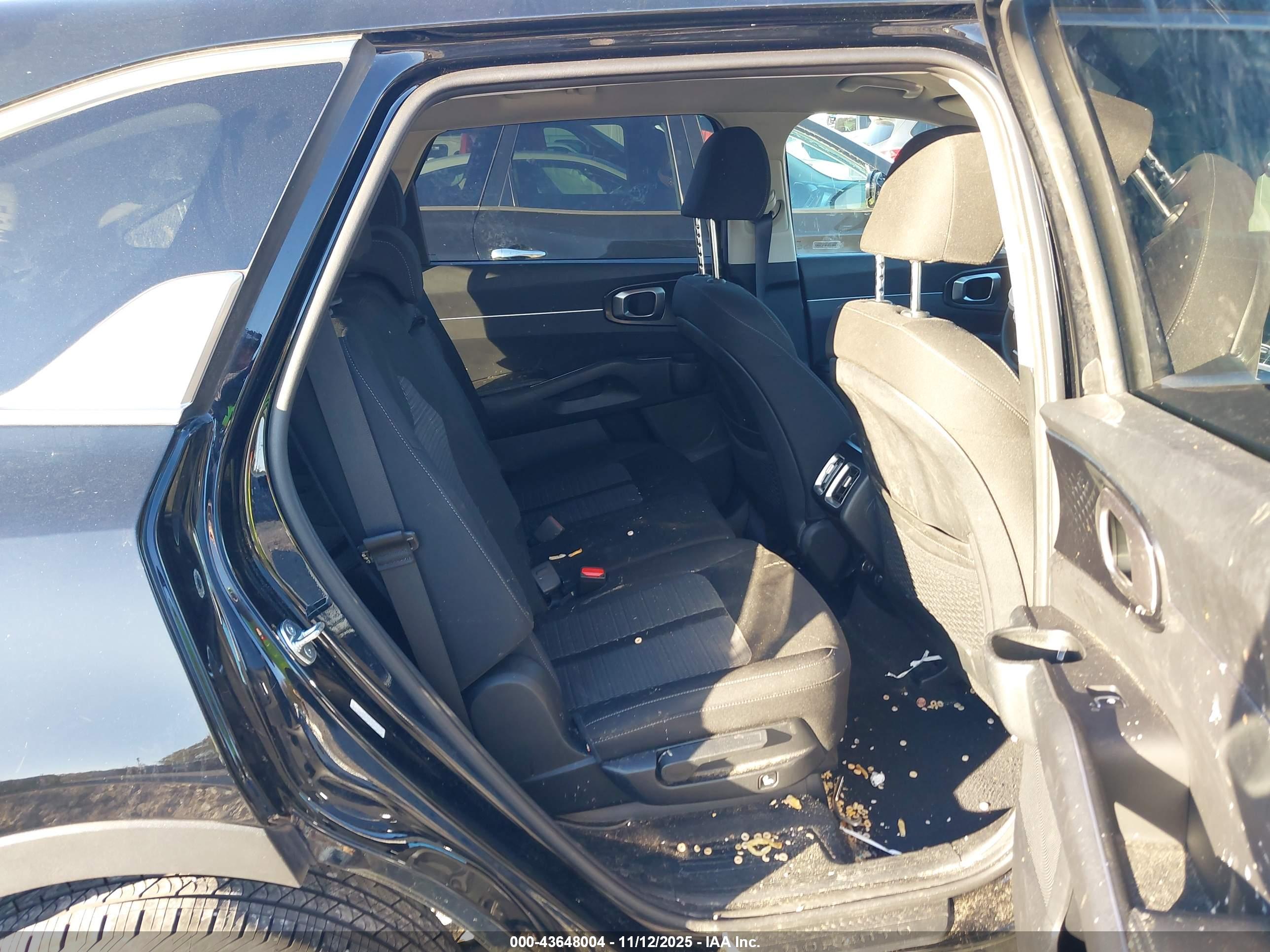 KIA SORENTO image 8