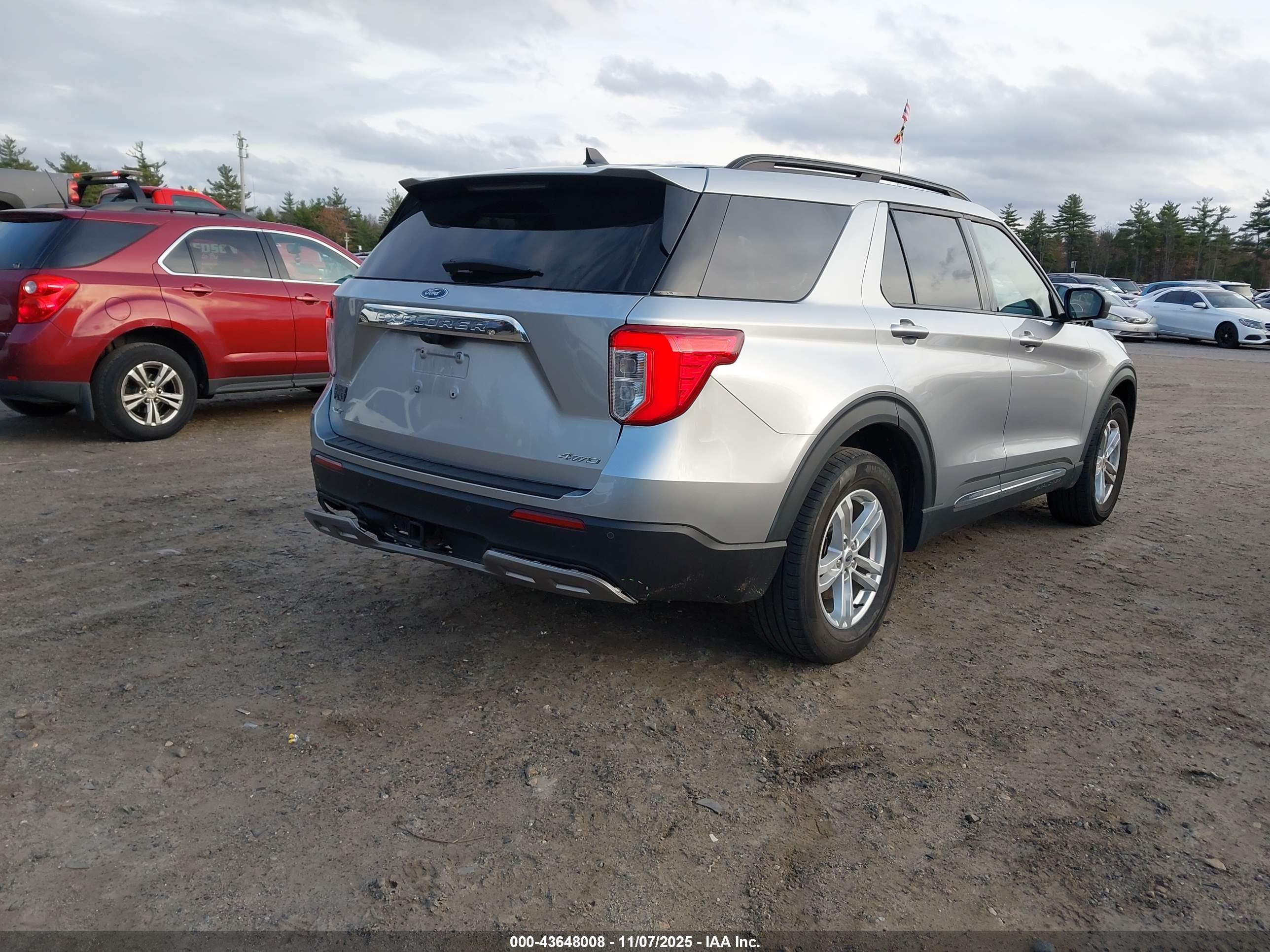 FORD EXPLORER image 4