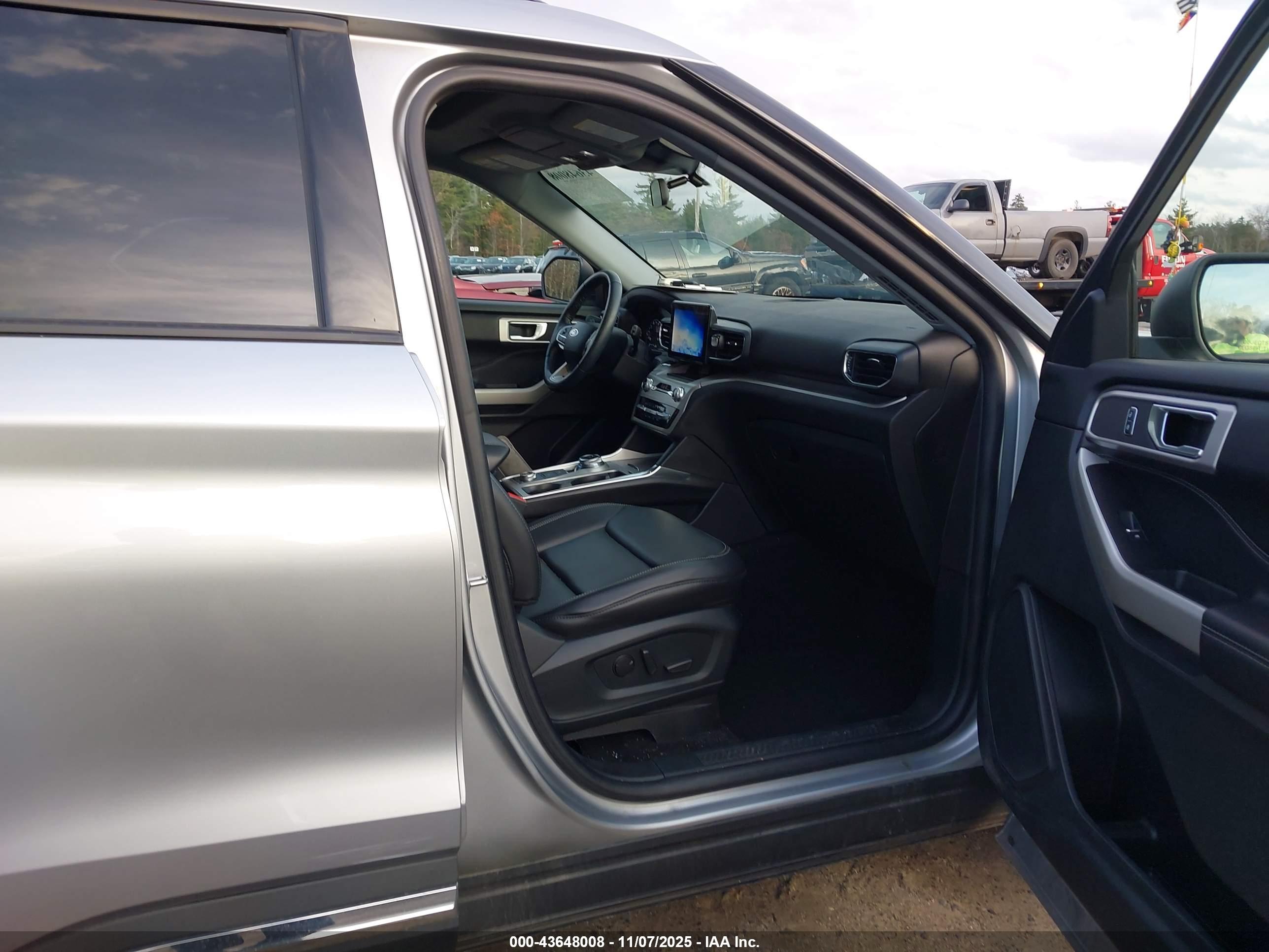 FORD EXPLORER image 5