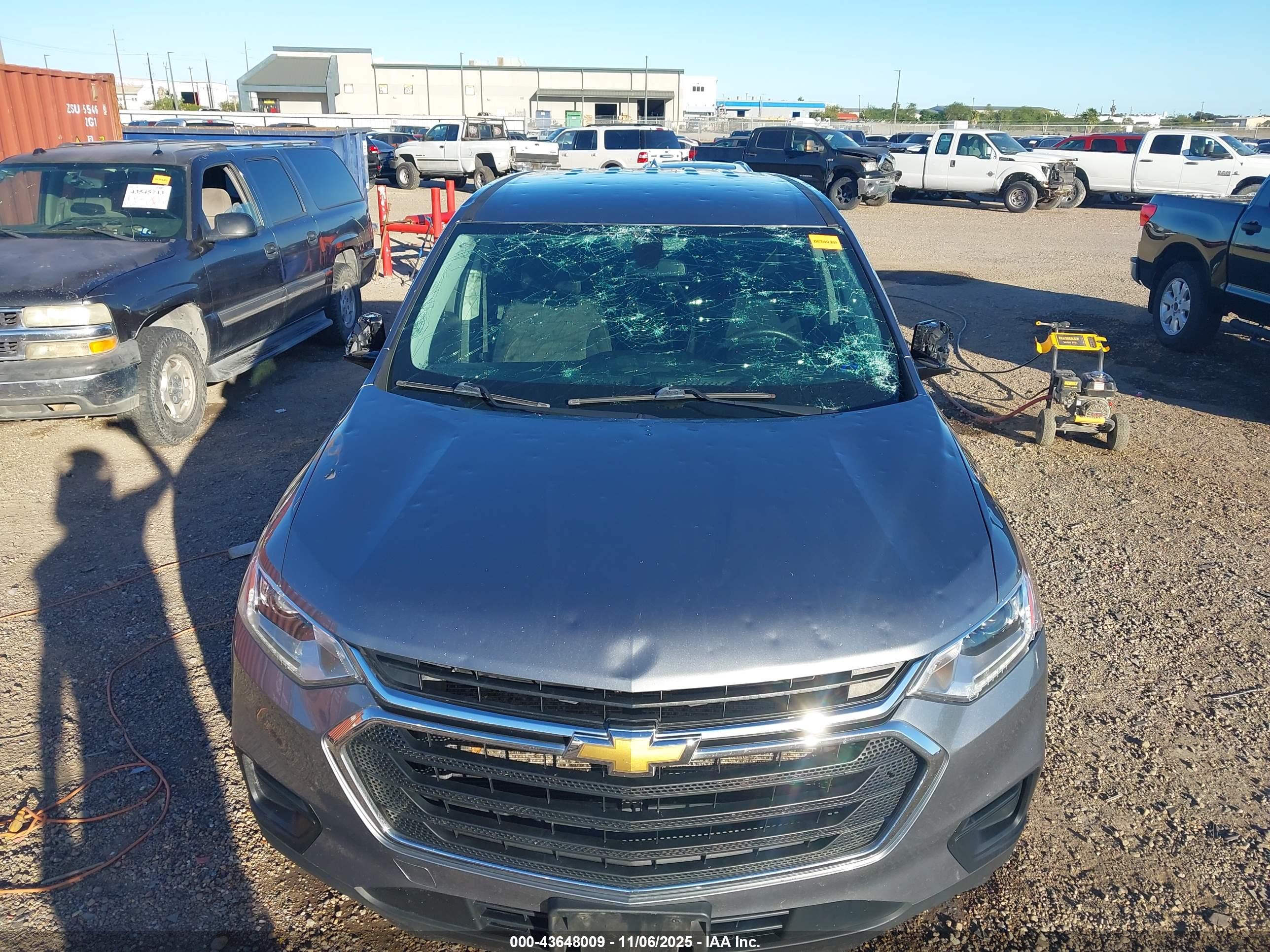 CHEVROLET TRAVERSE image 6