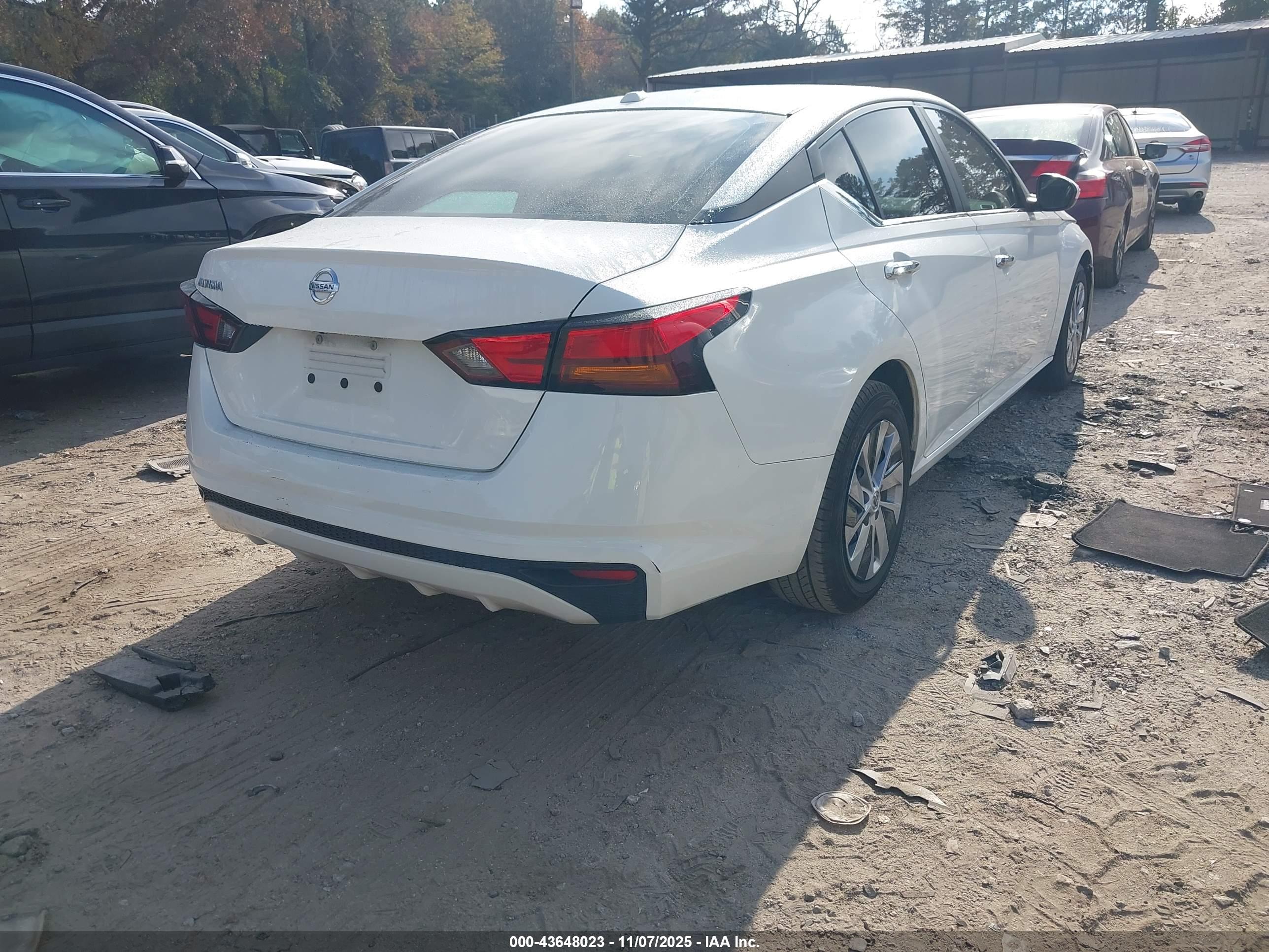 NISSAN ALTIMA image 4