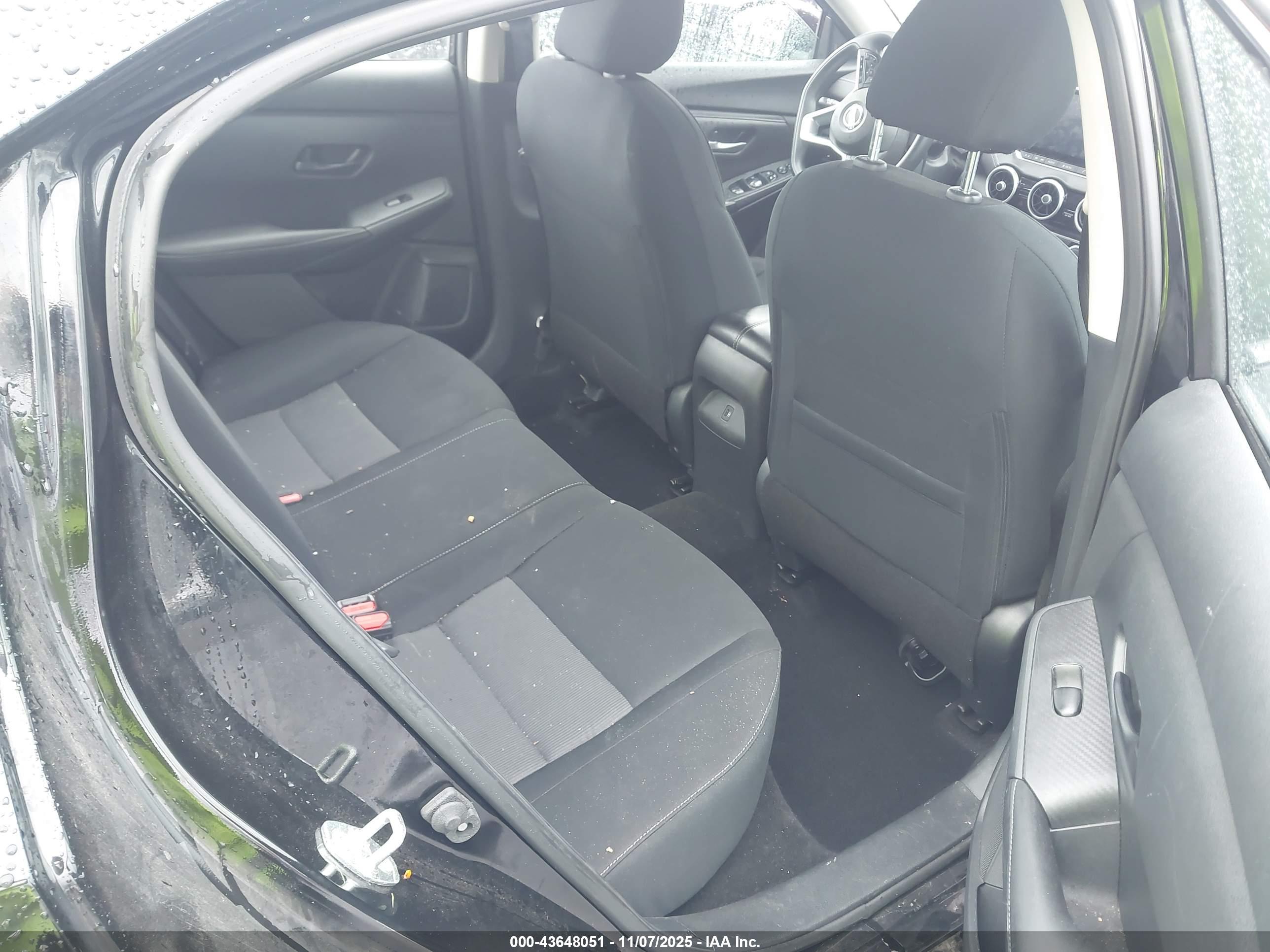 NISSAN SENTRA image 8