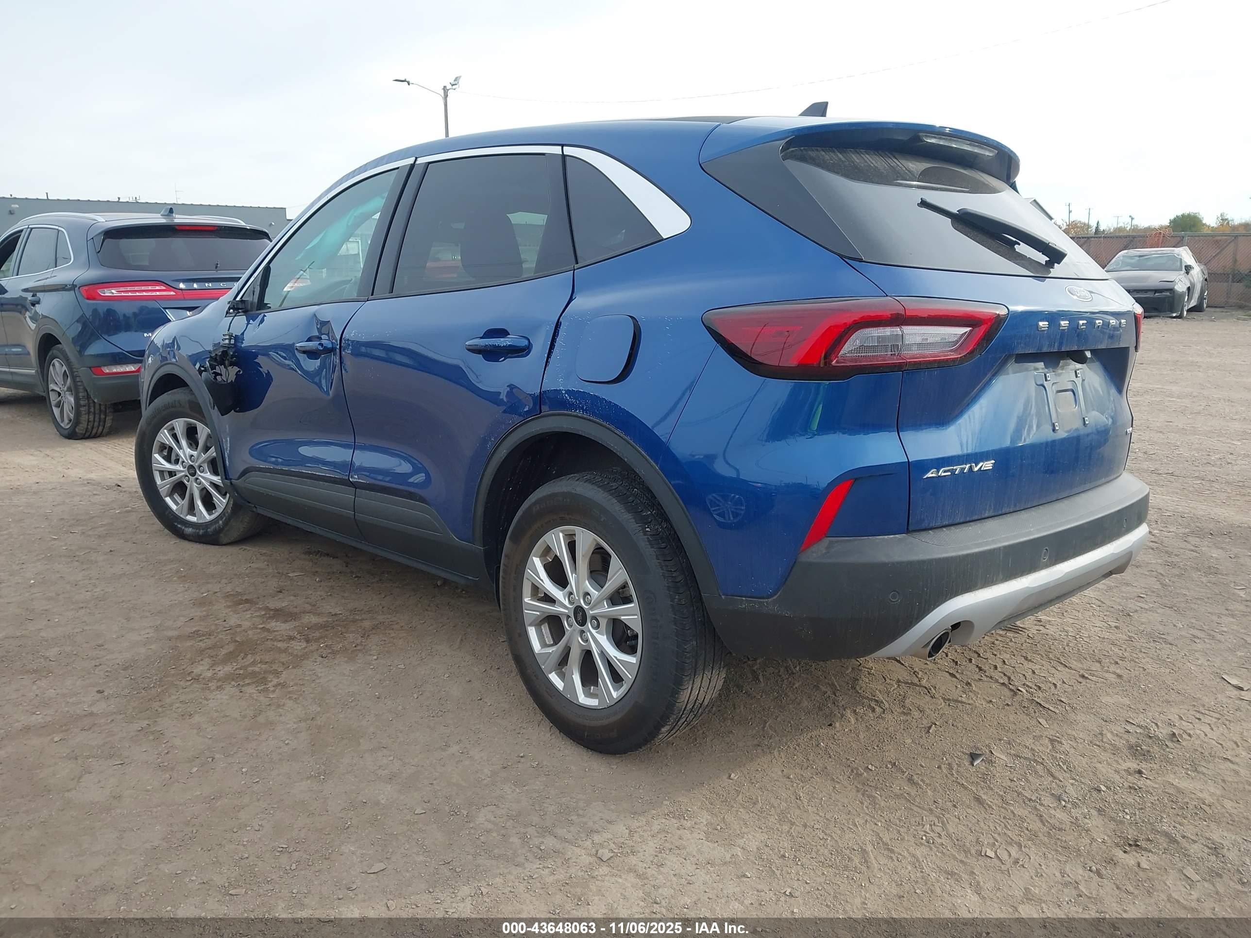 FORD ESCAPE image 3