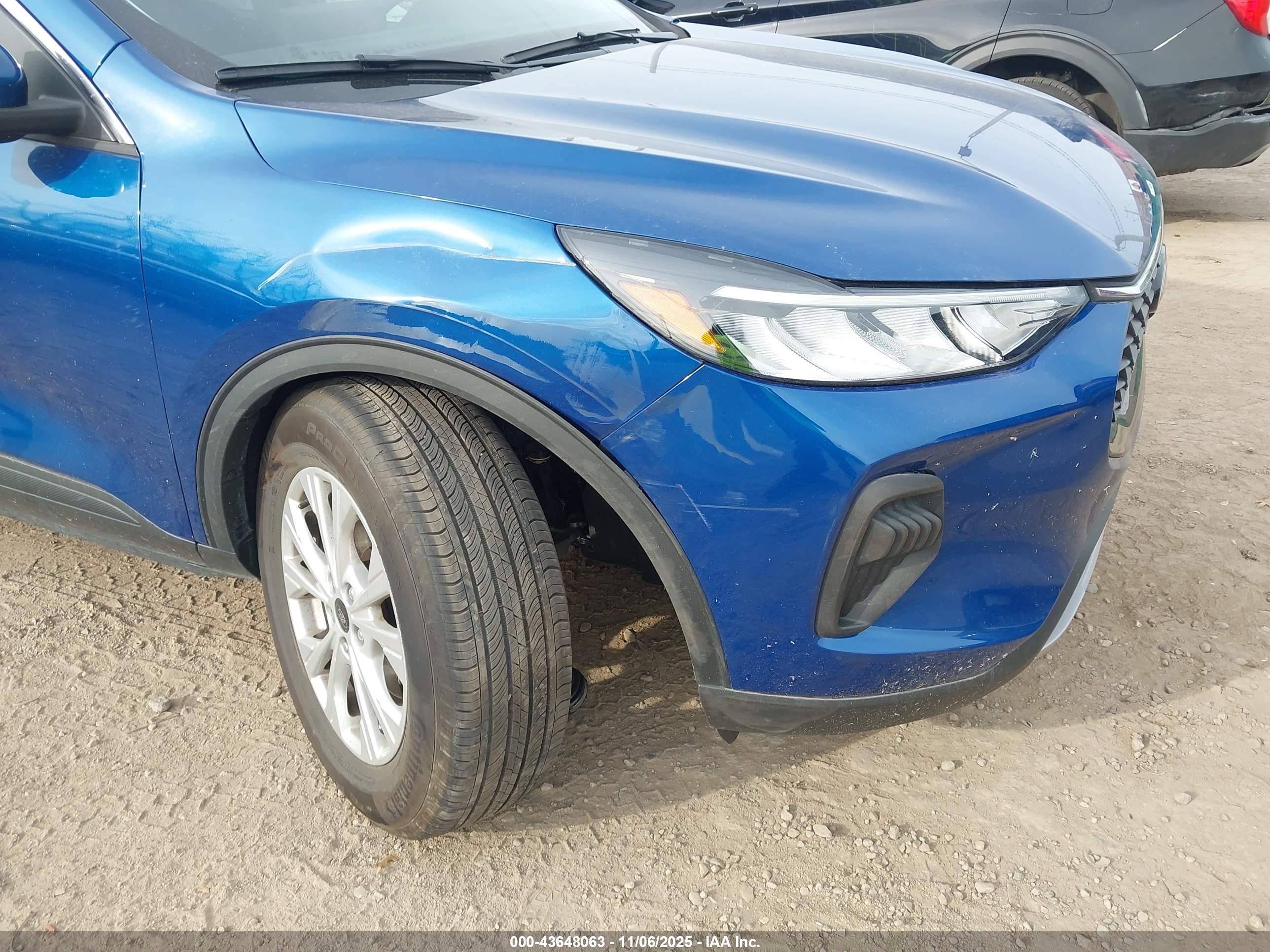 FORD ESCAPE image 6