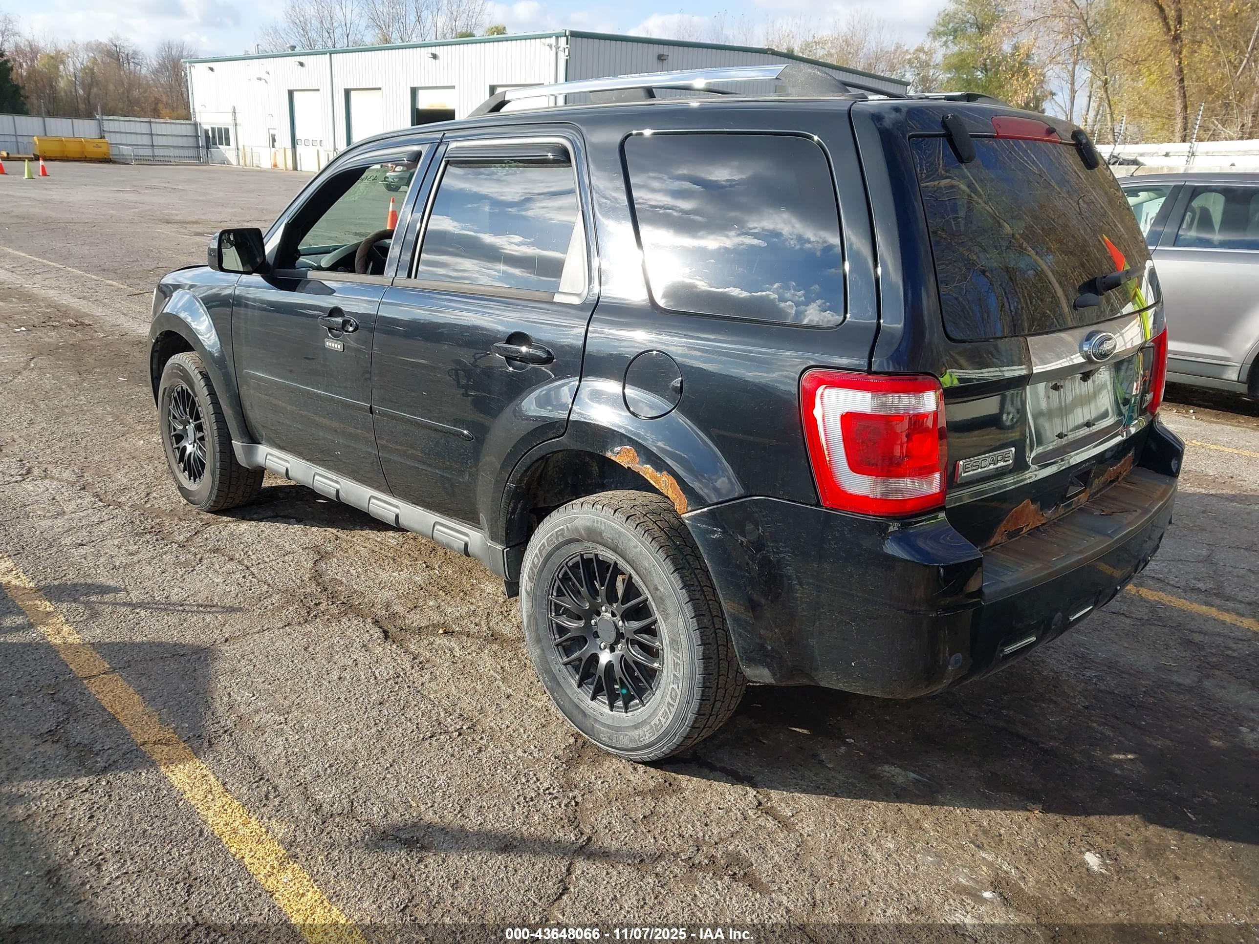 FORD ESCAPE image 3