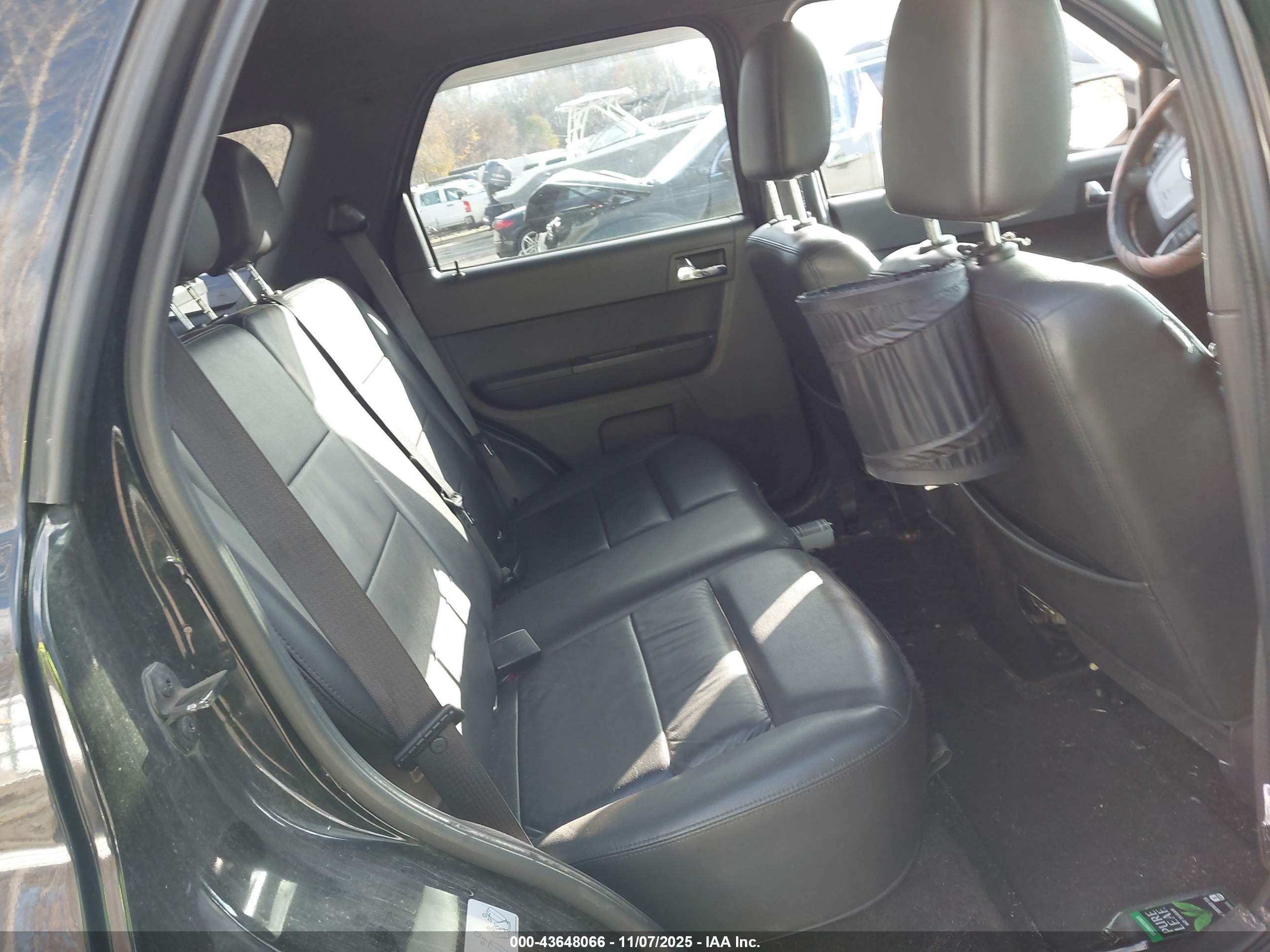 FORD ESCAPE image 8