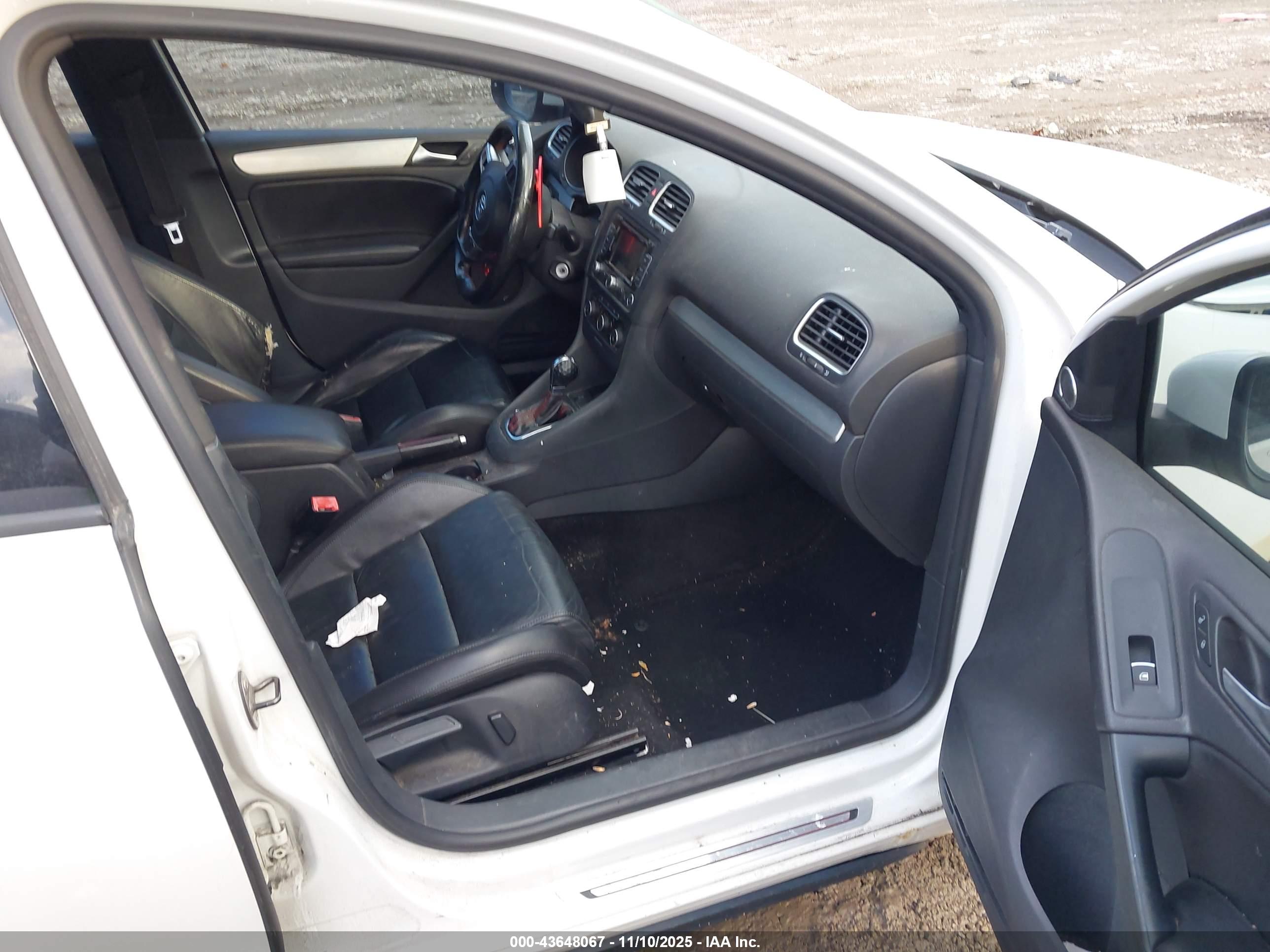 VOLKSWAGEN GTI image 5