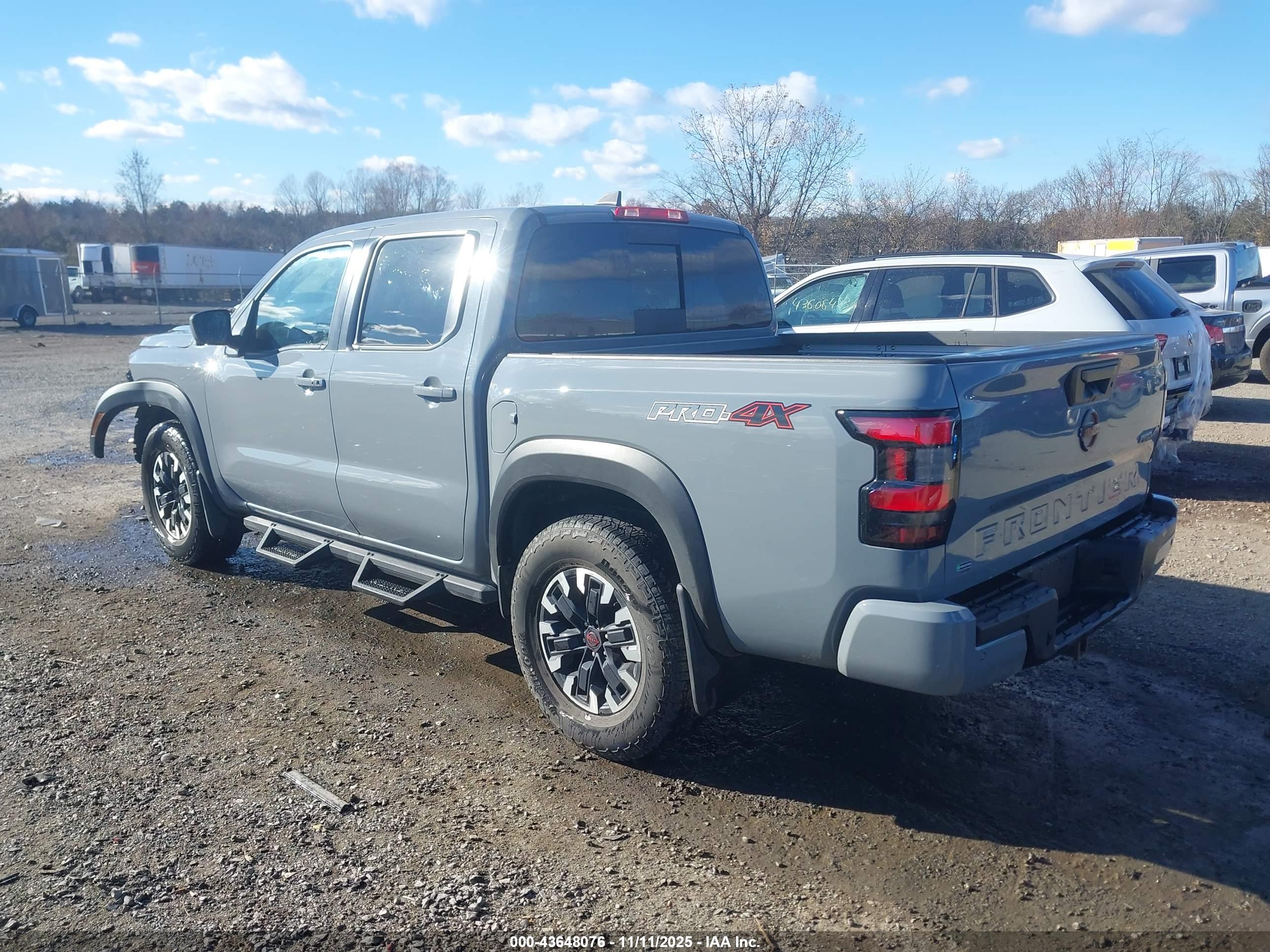 NISSAN FRONTIER image 3