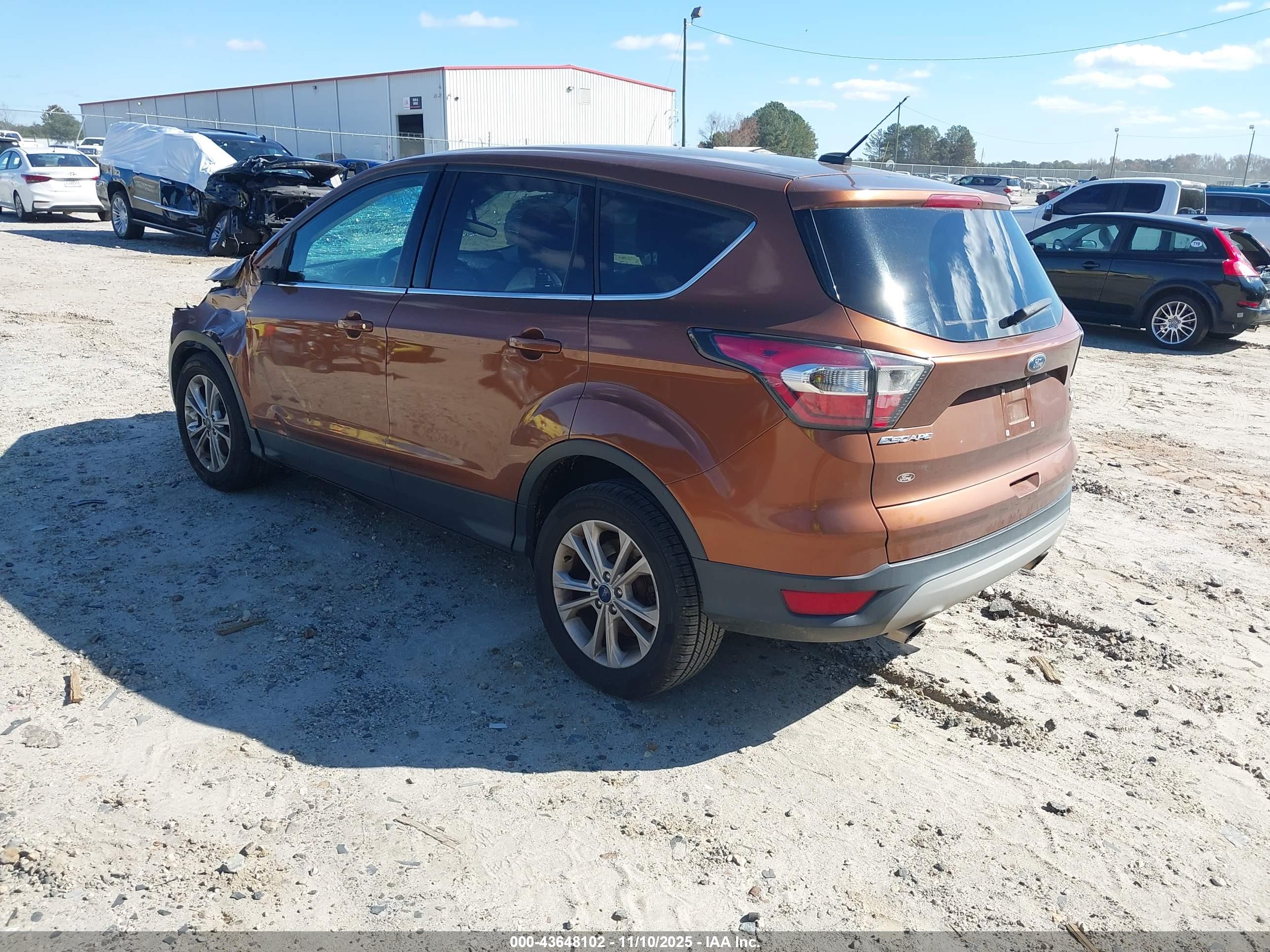 FORD ESCAPE image 3