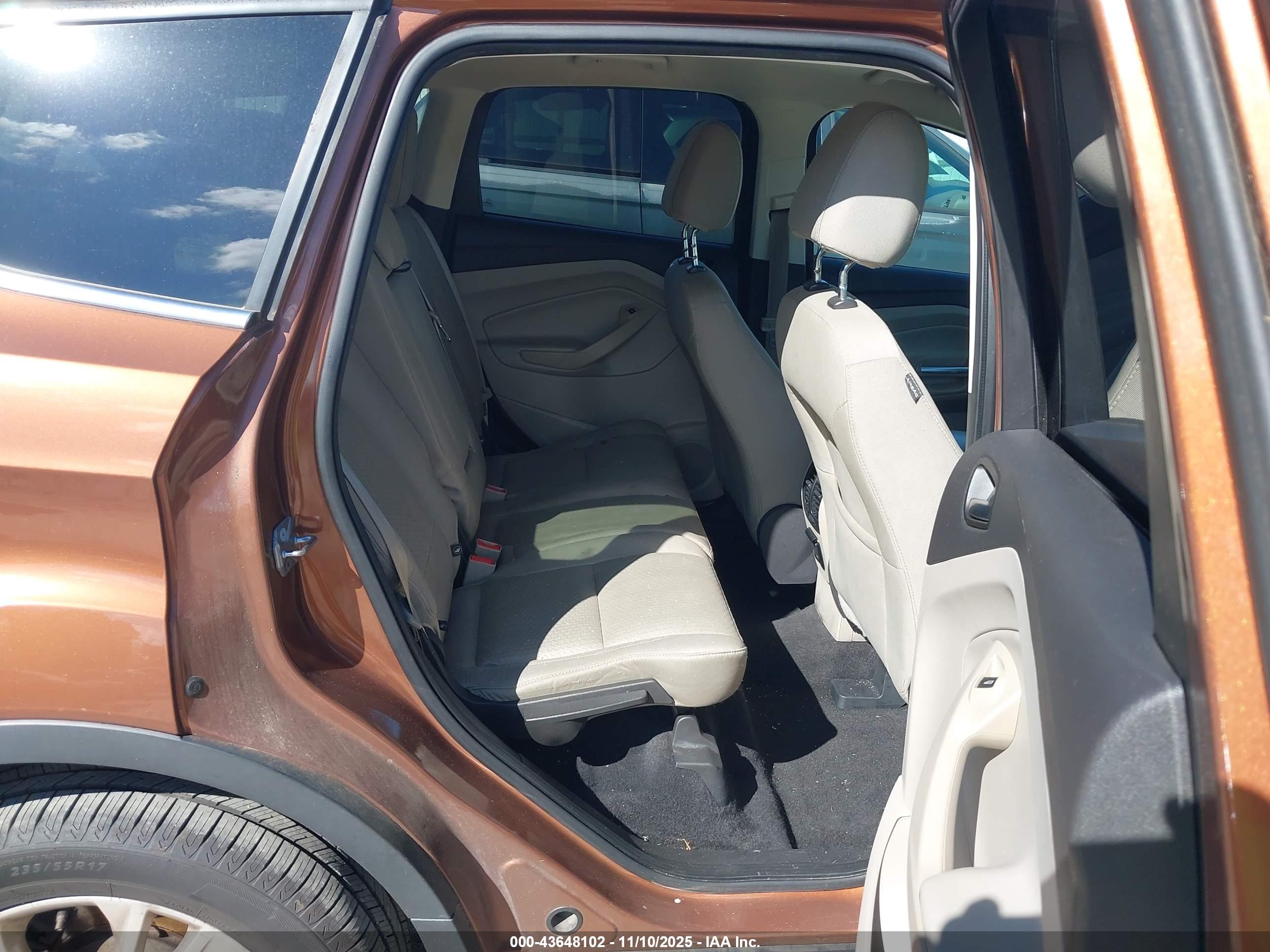 FORD ESCAPE image 8