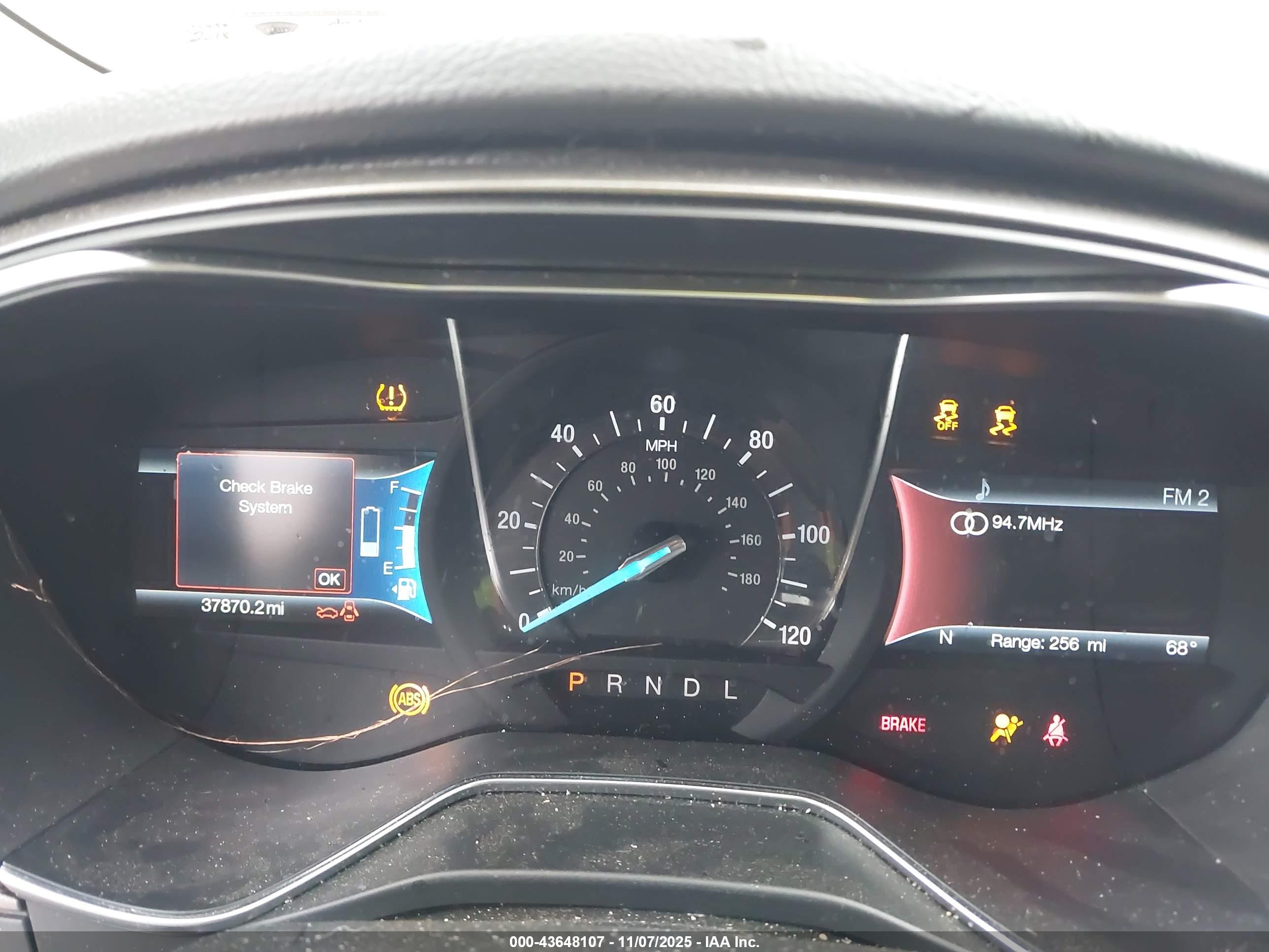 FORD FUSION image 7