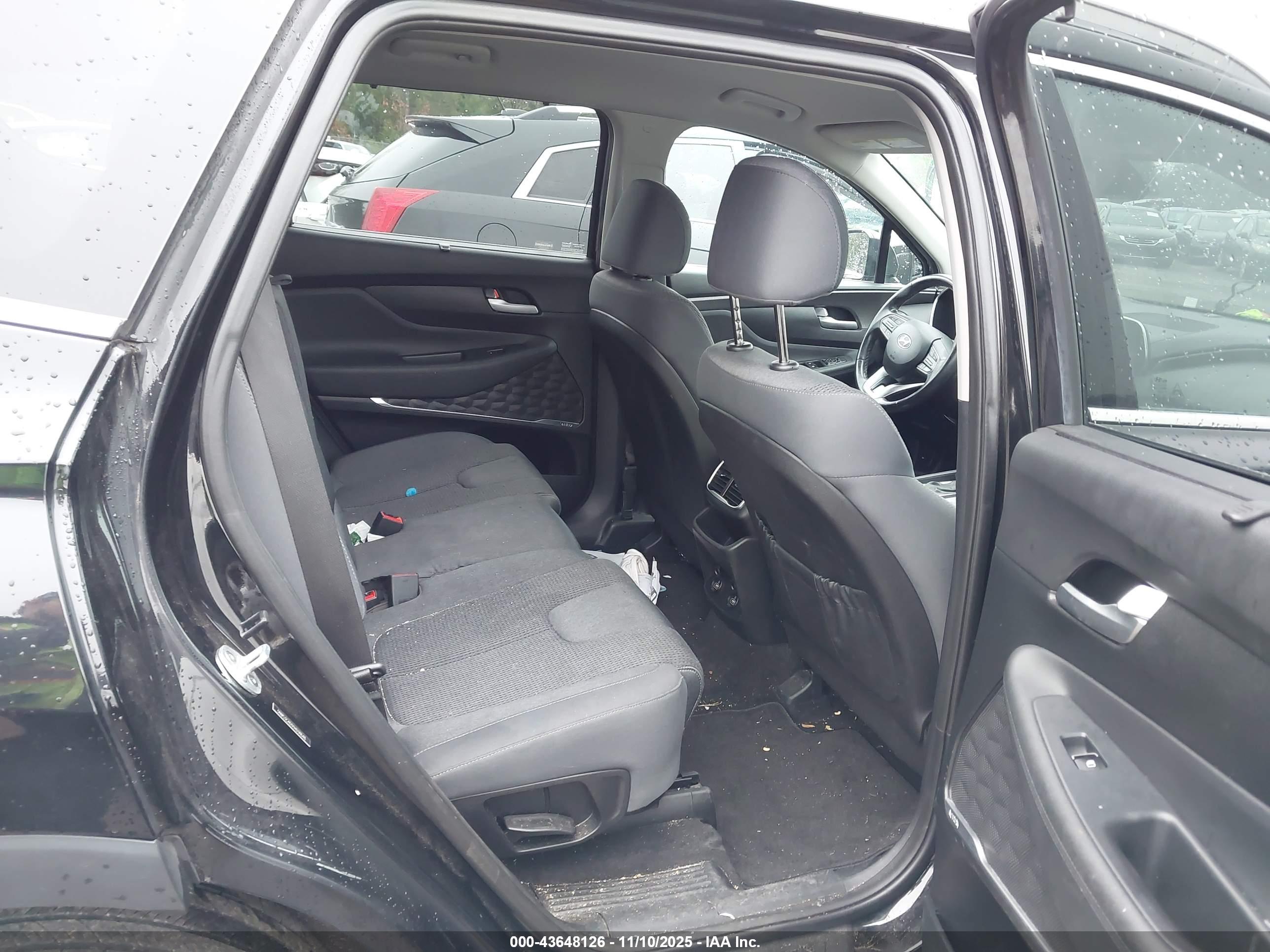 HYUNDAI SANTA image 8