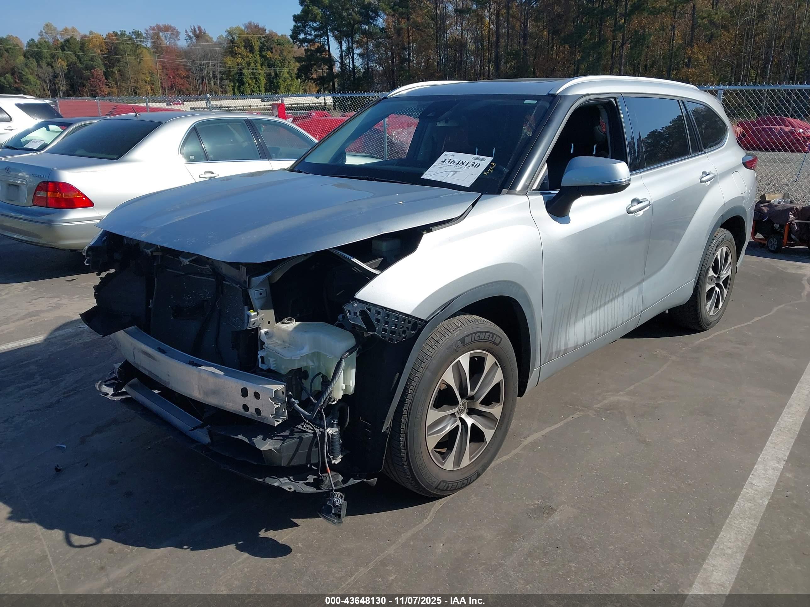 TOYOTA HIGHLANDER image 2
