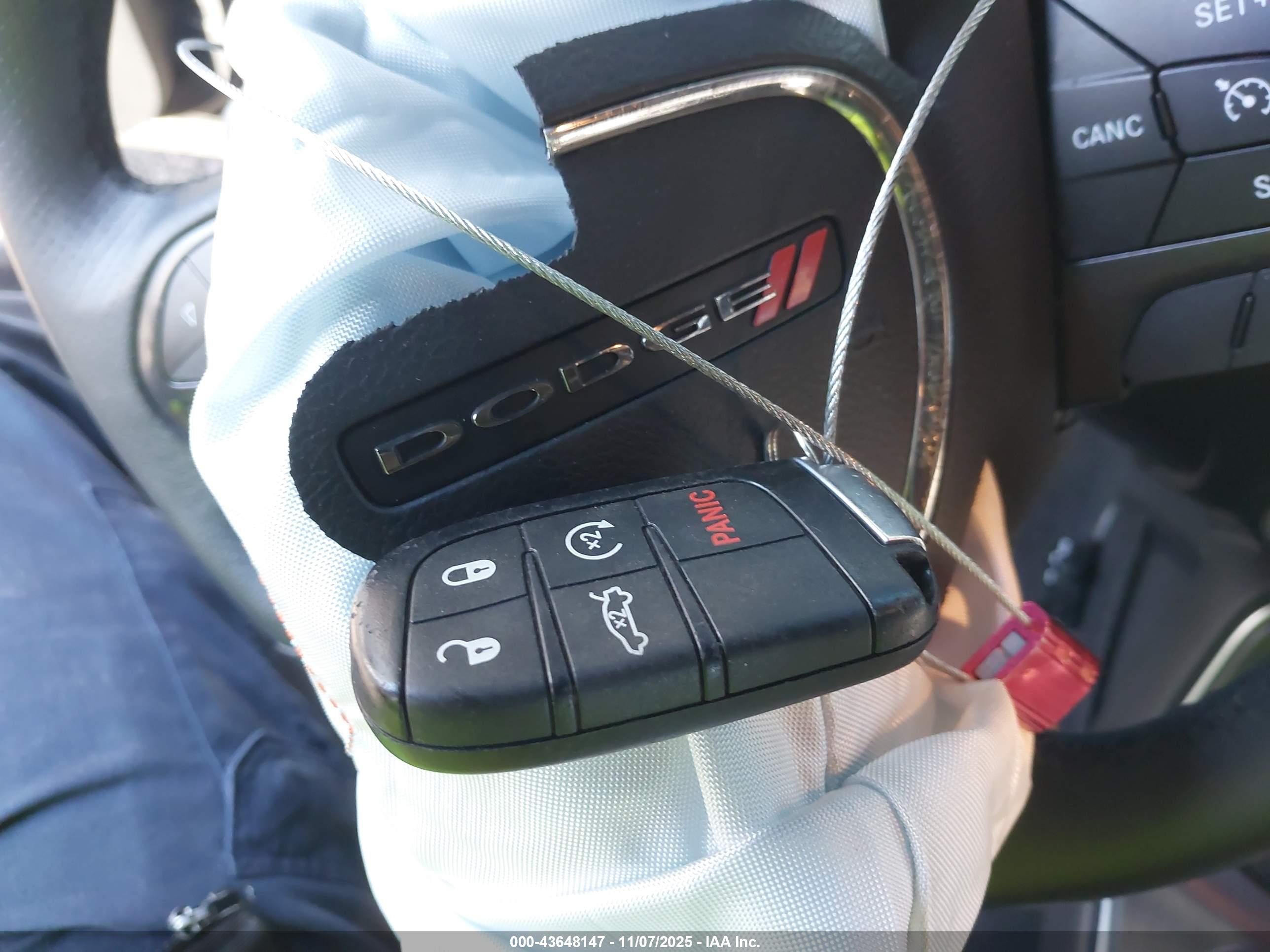 DODGE CHALLENGER image 11