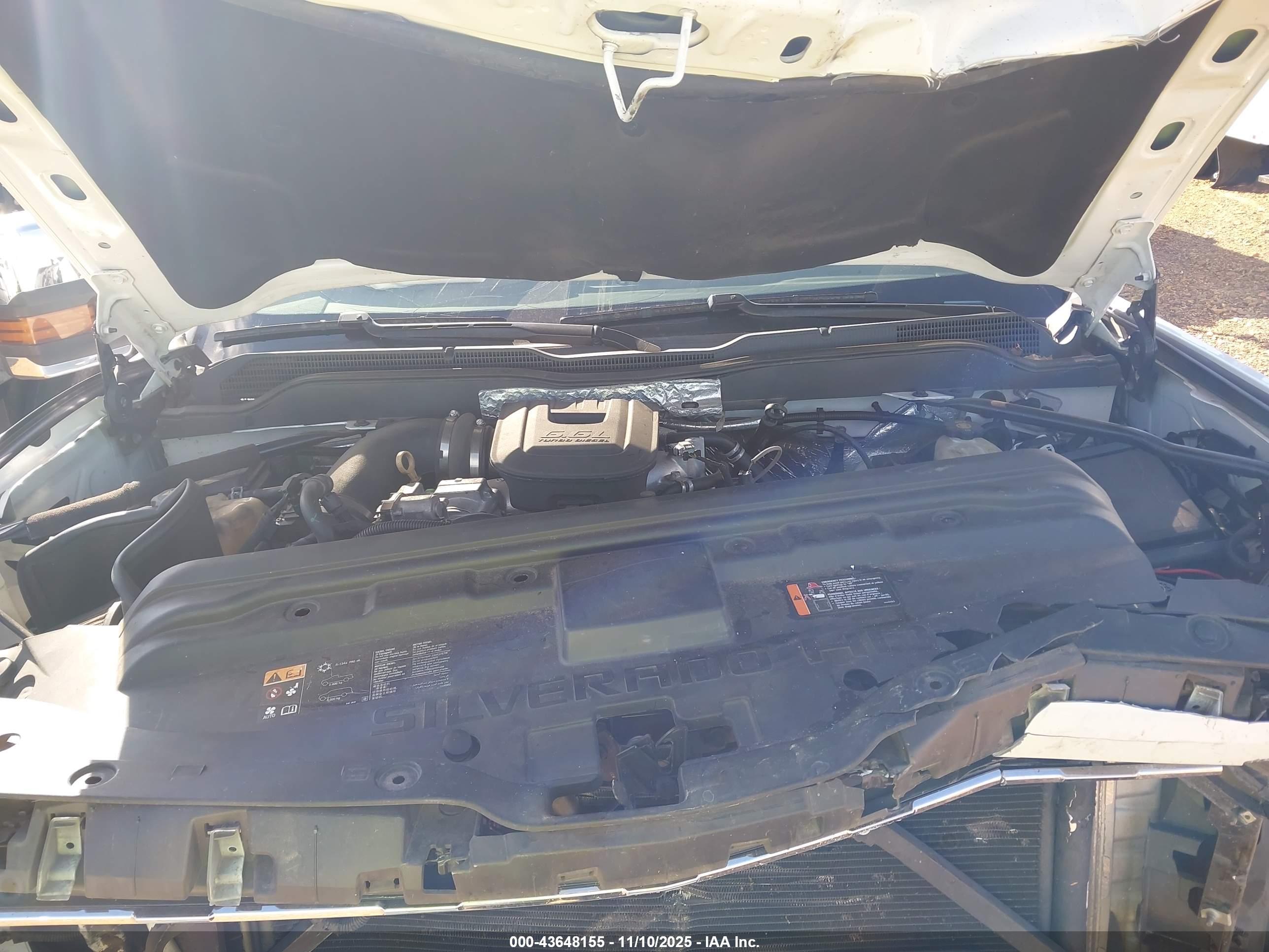 CHEVROLET SILVERADO image 10
