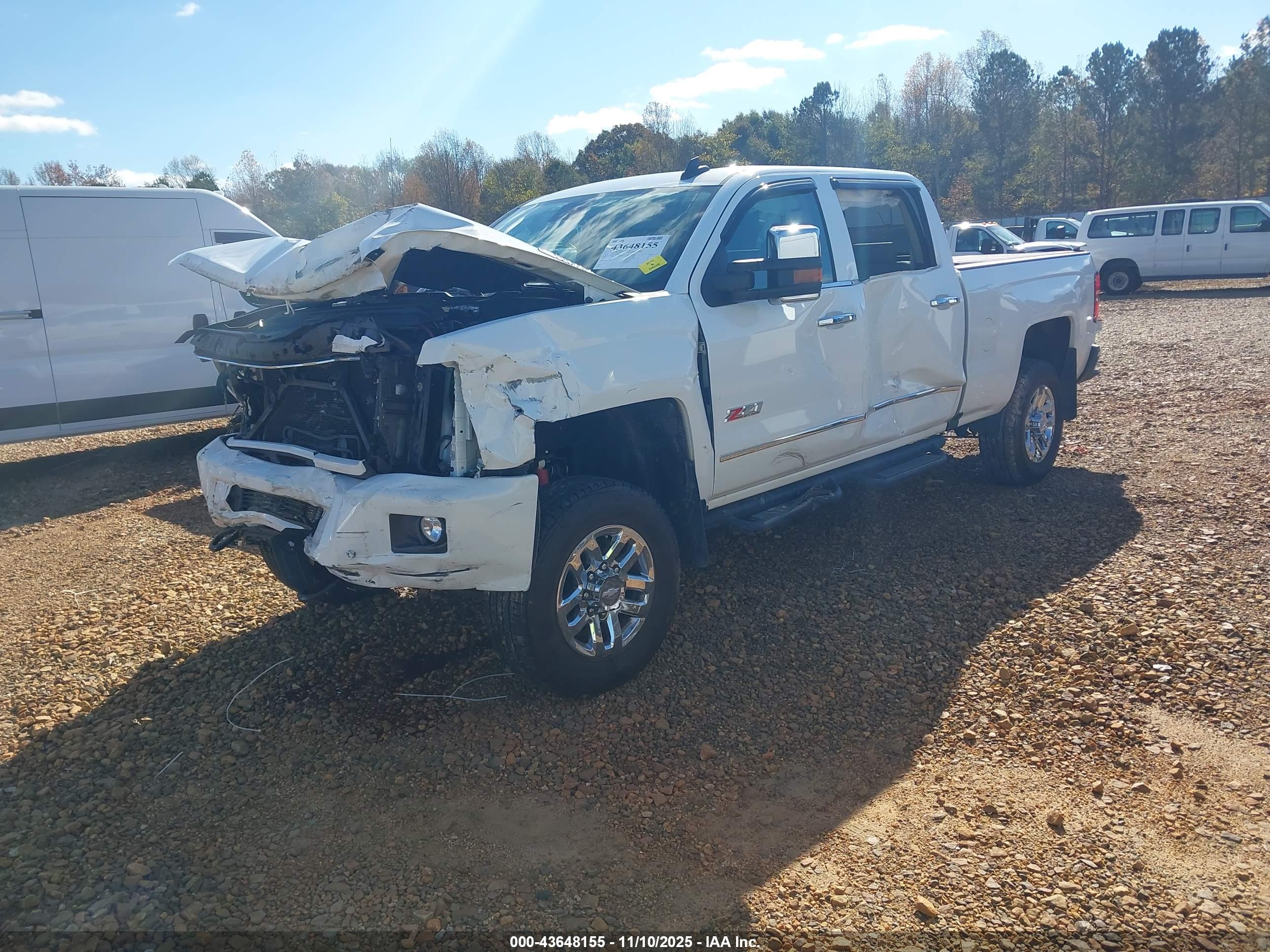 CHEVROLET SILVERADO image 2