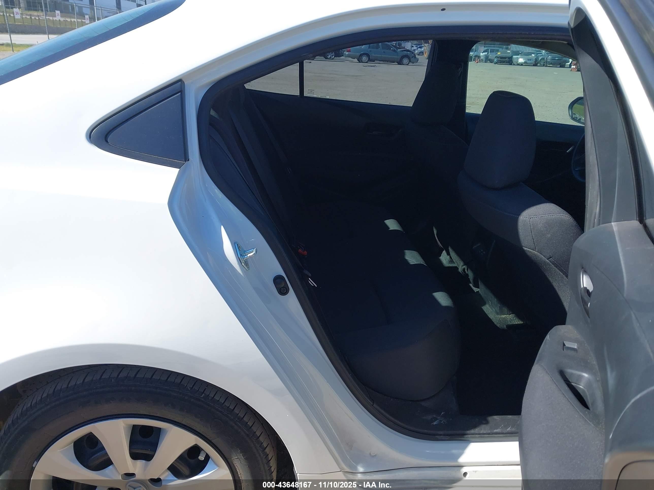 TOYOTA COROLLA image 8