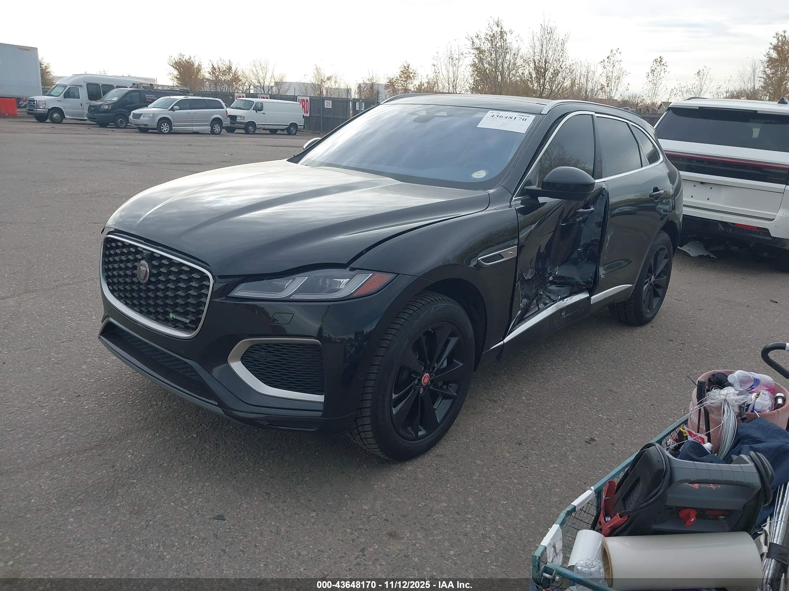 JAGUAR F-PACE image 2