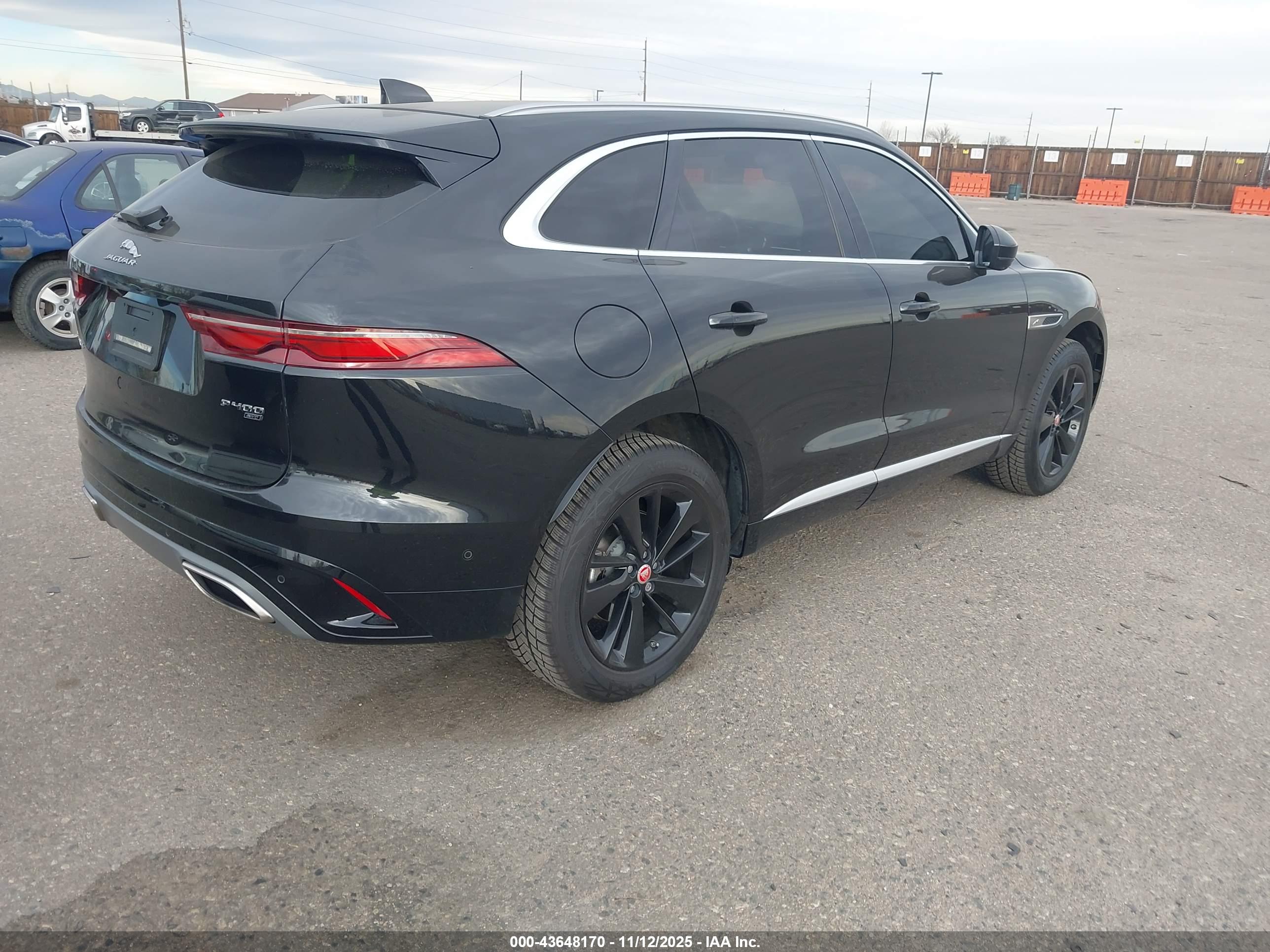 JAGUAR F-PACE image 4