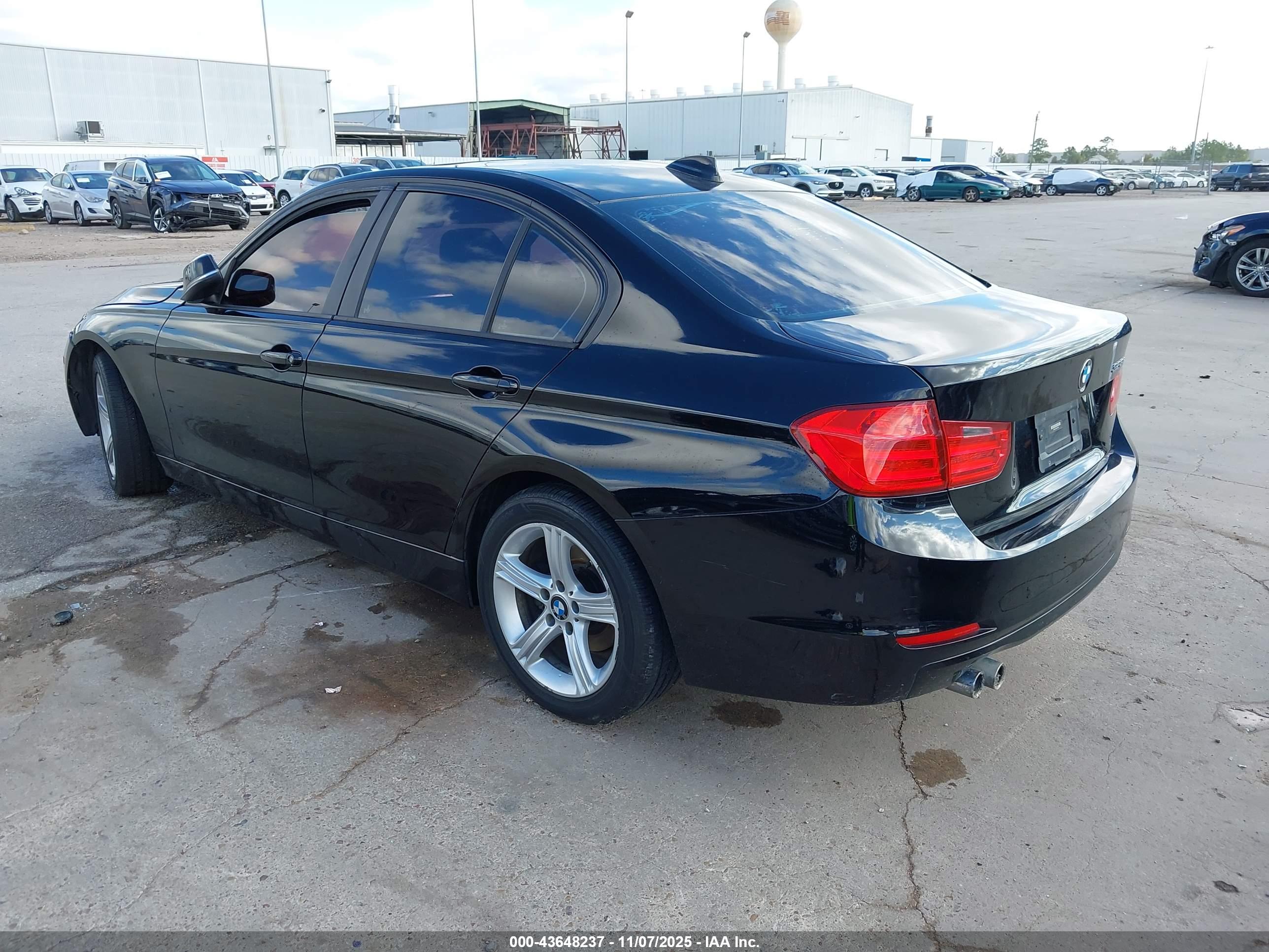 BMW 328I image 3