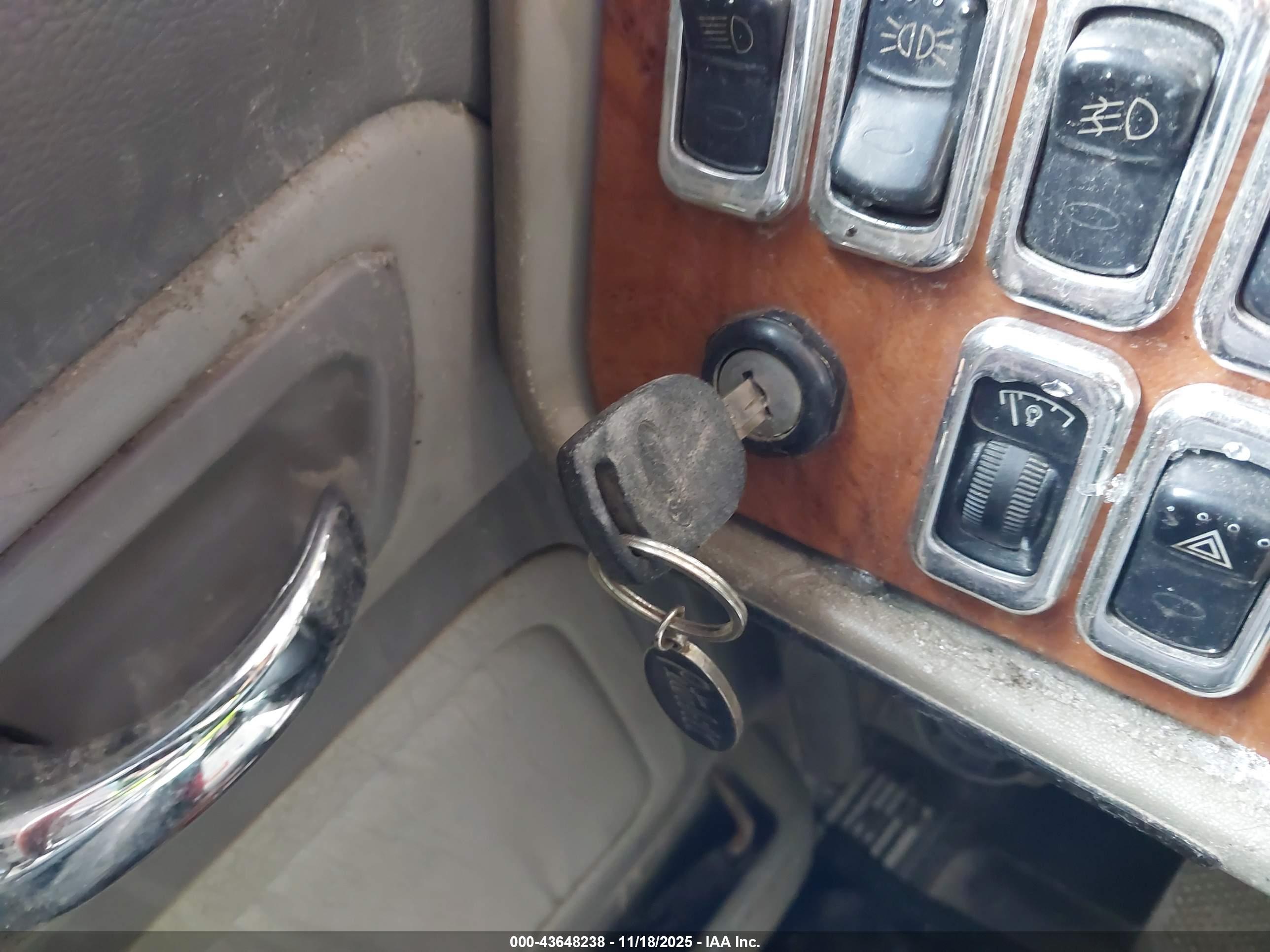 PETERBILT 379 image 11