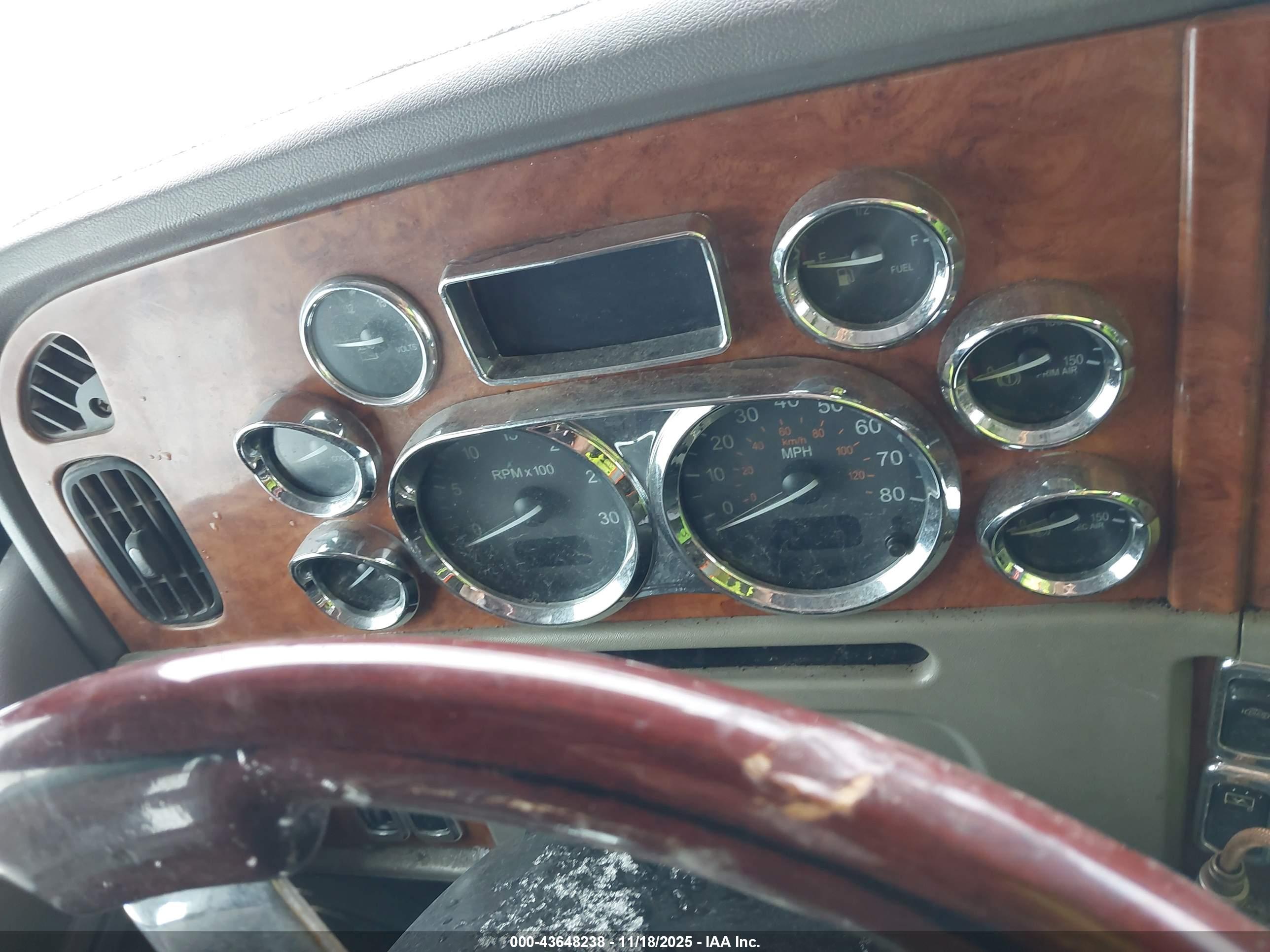 PETERBILT 379 image 6