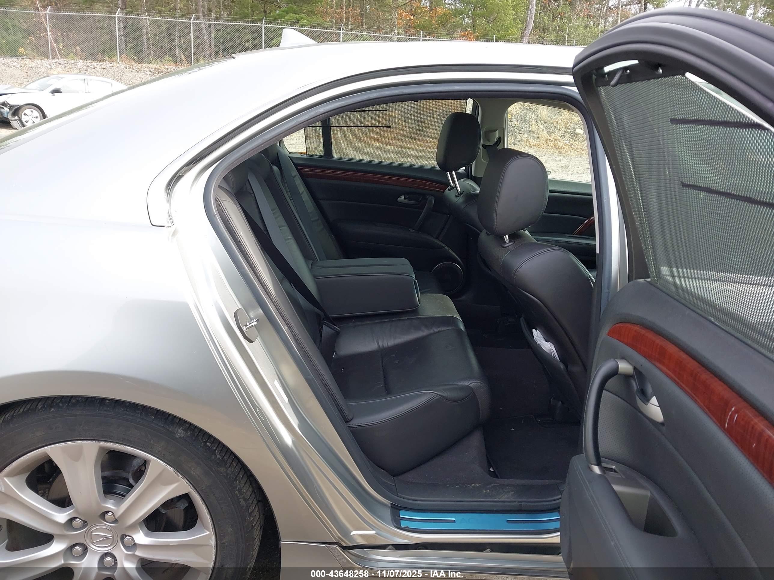 ACURA RL image 8