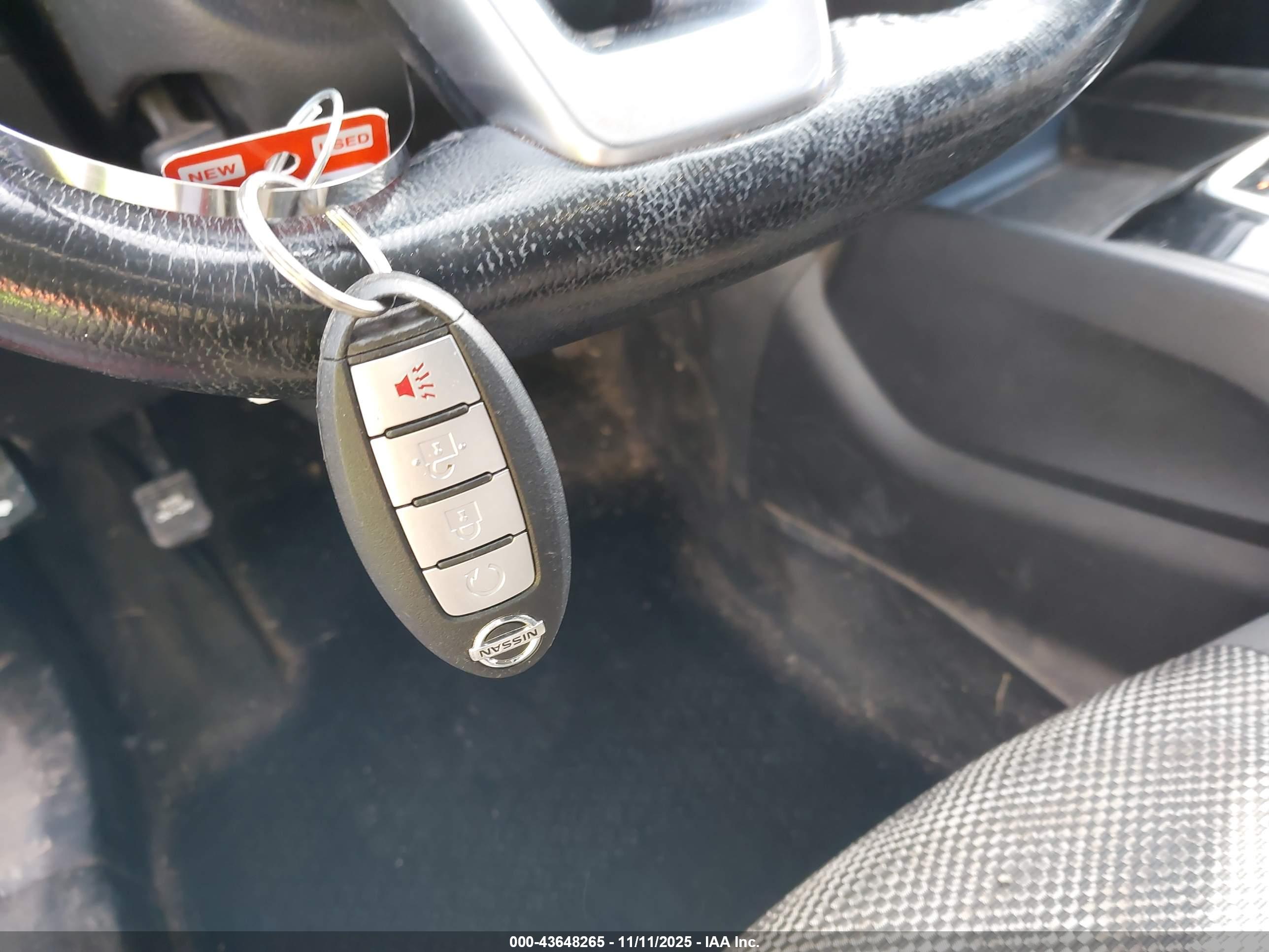 NISSAN ROGUE image 11