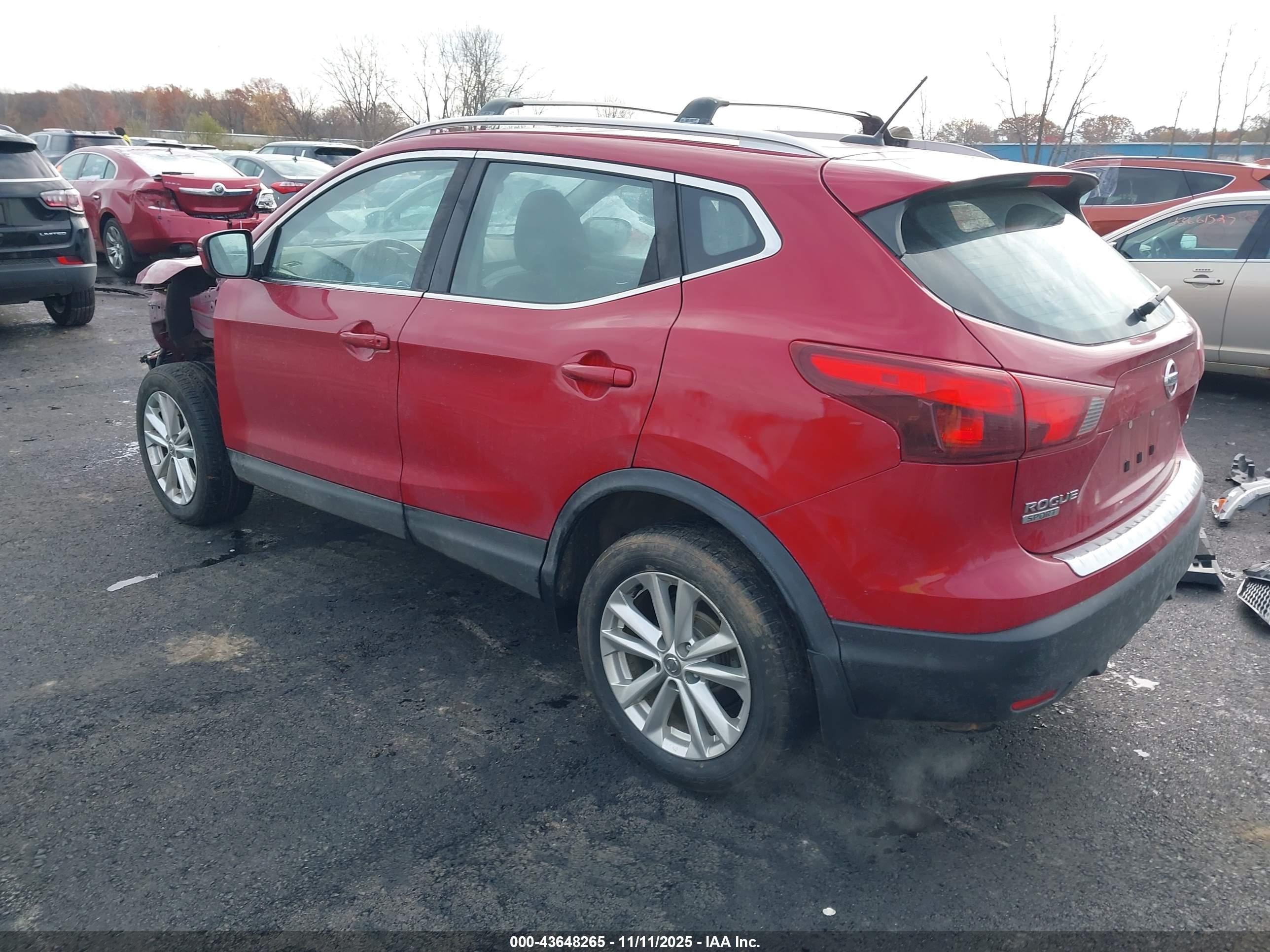 NISSAN ROGUE image 3
